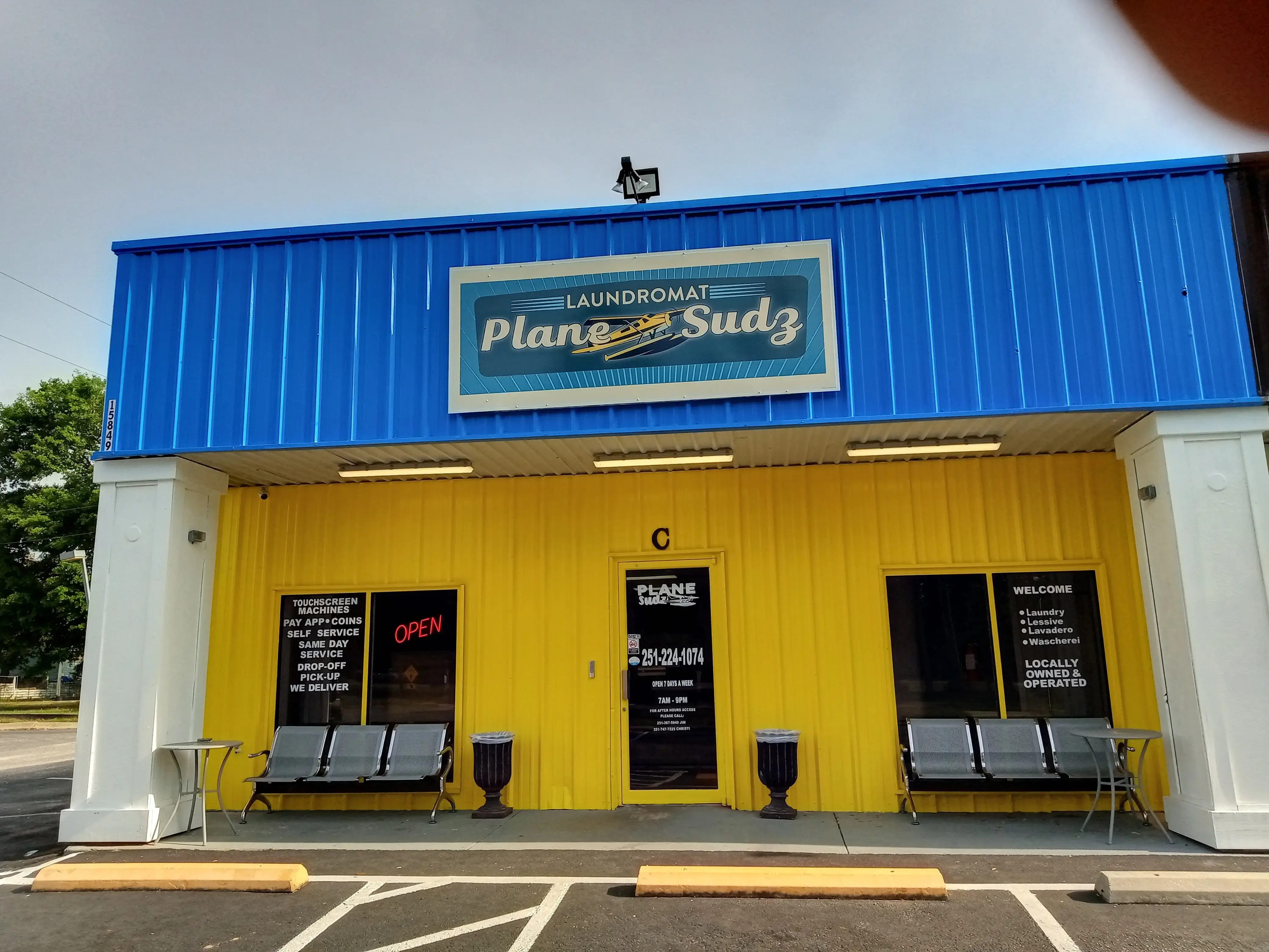 Plane Sudz Laundromat thumbnail 17