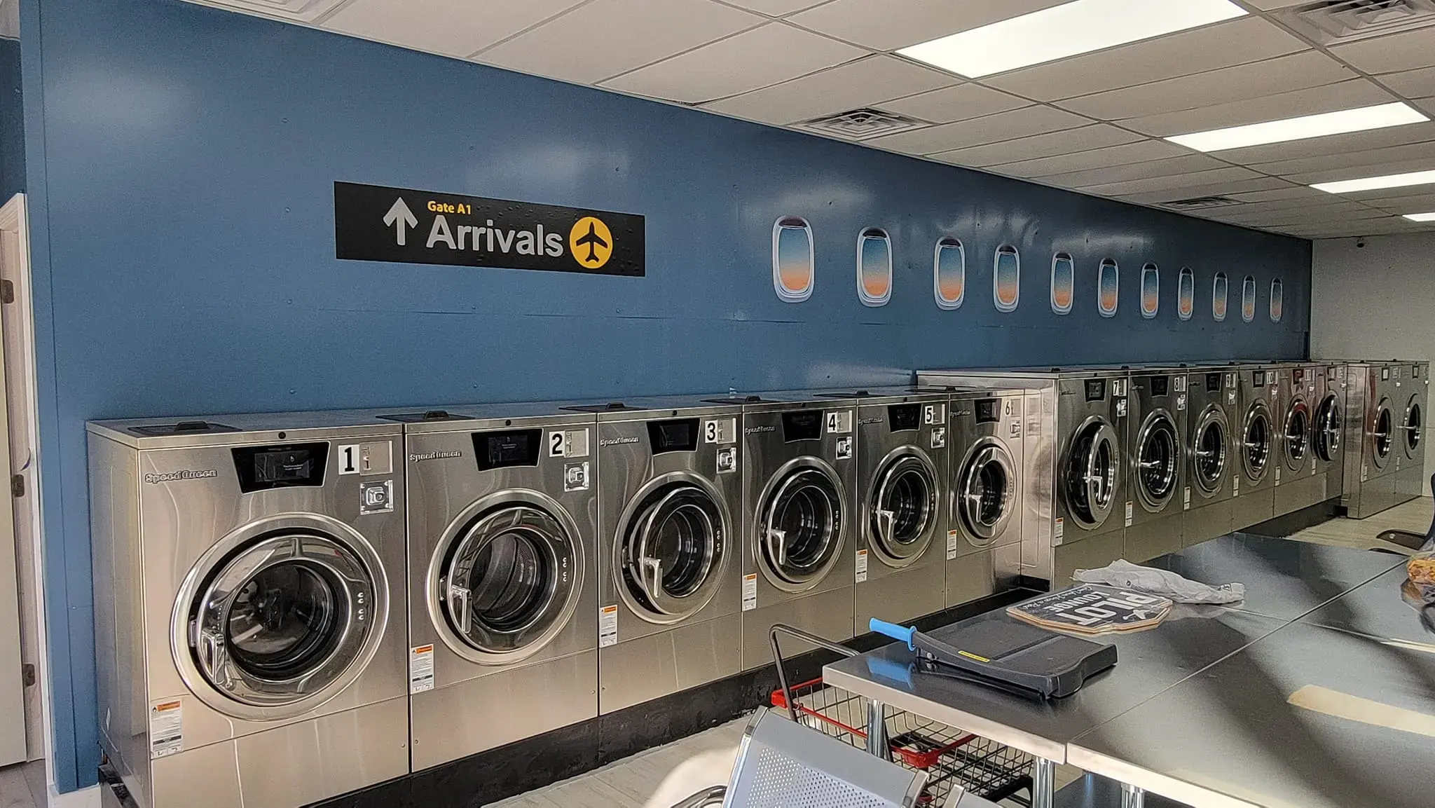 Plane Sudz Laundromat - Image 2