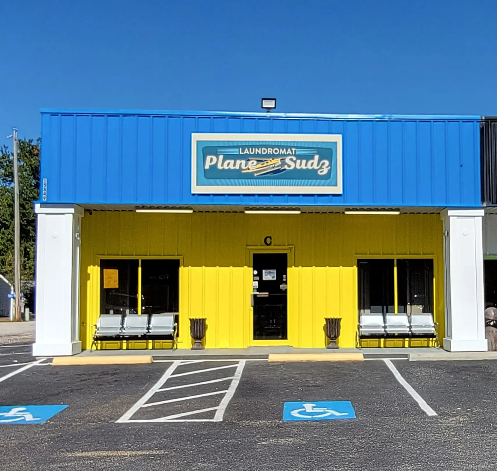 Plane Sudz Laundromat thumbnail 3