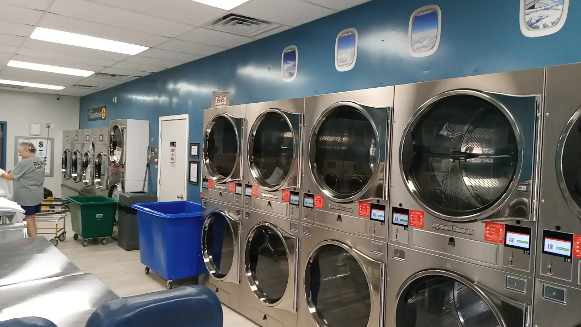 Plane Sudz Laundromat - Image 14