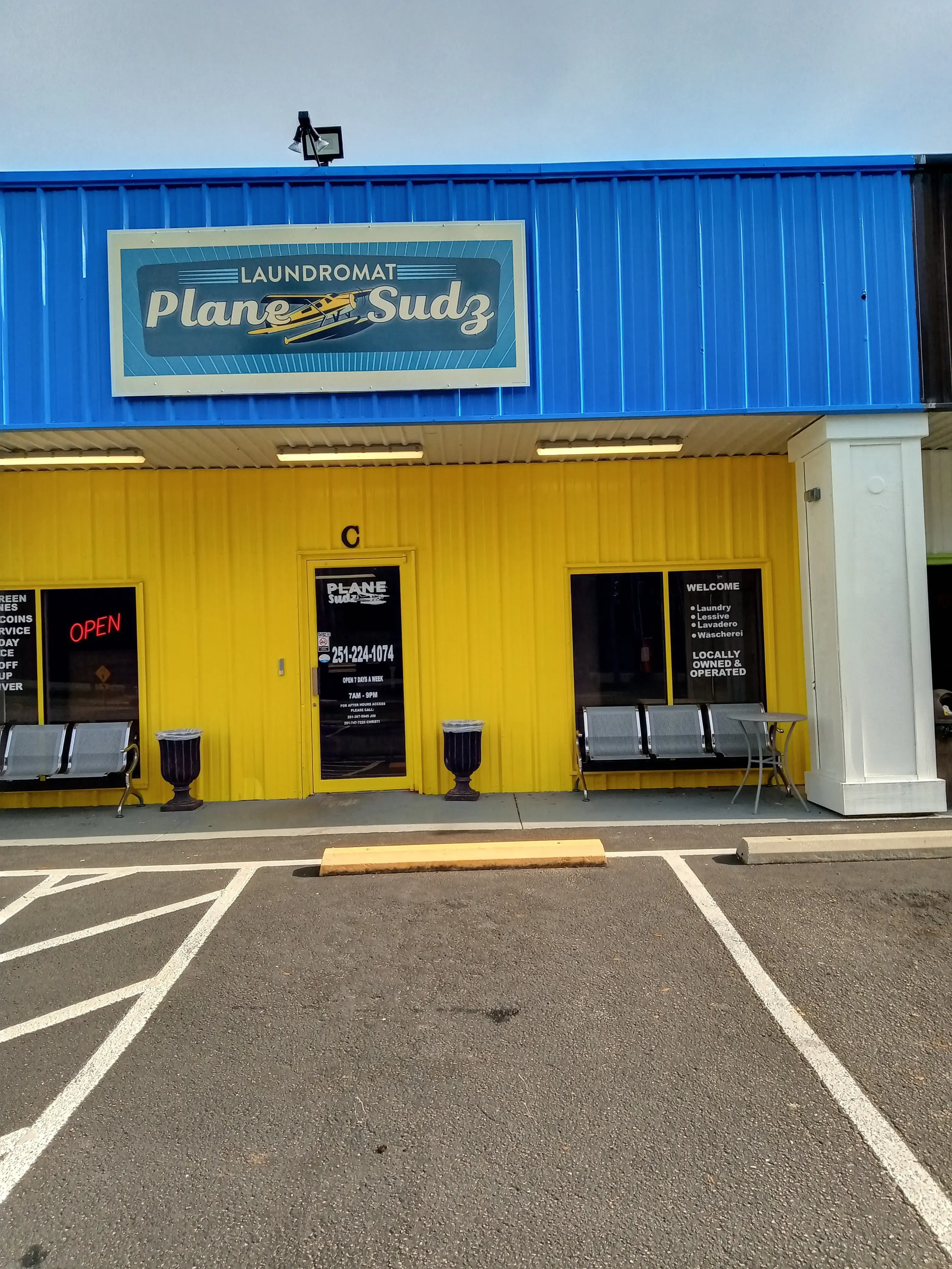 Plane Sudz Laundromat thumbnail 18