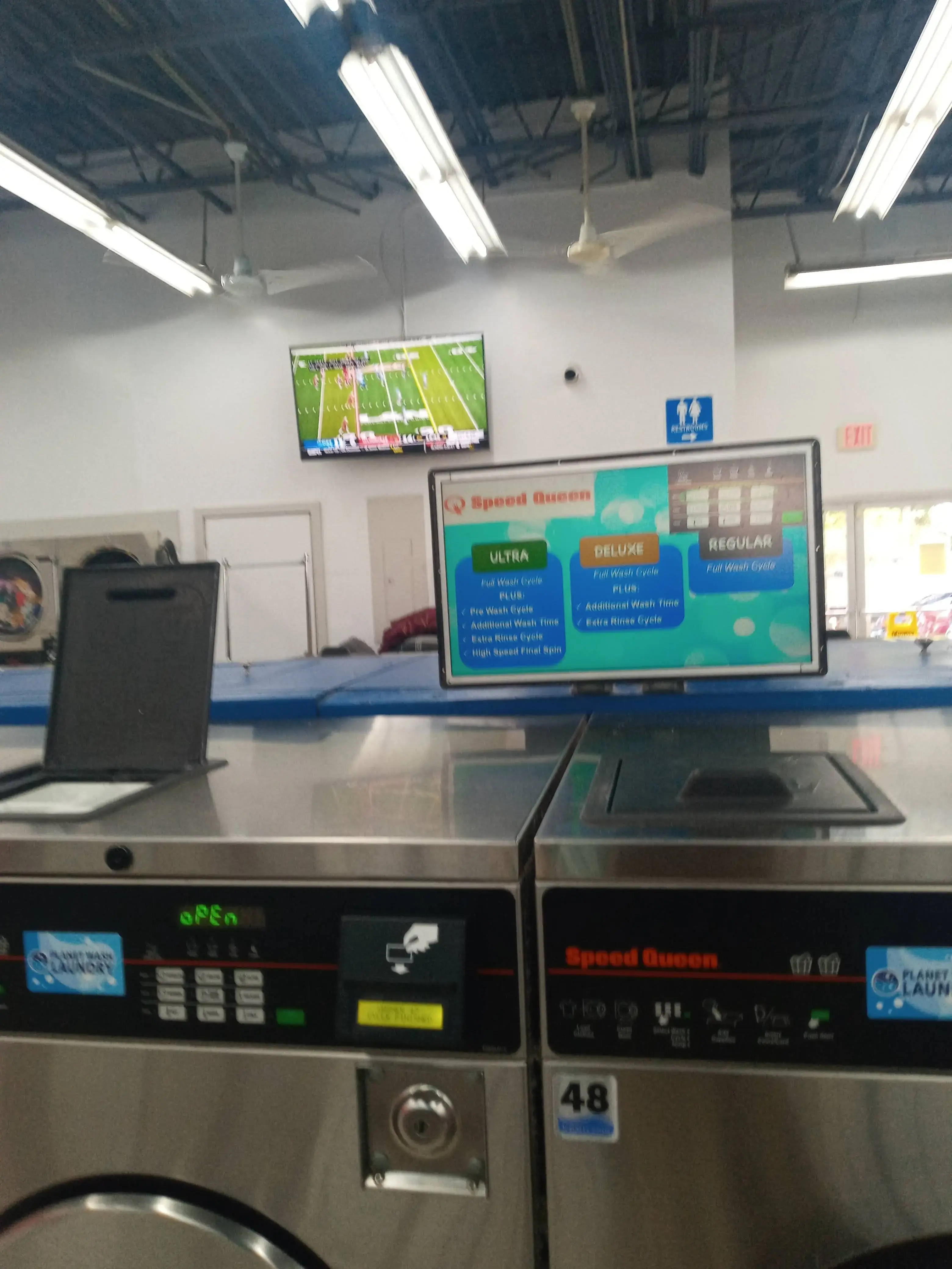Planet Wash Laundry - Hallandale - Image 9