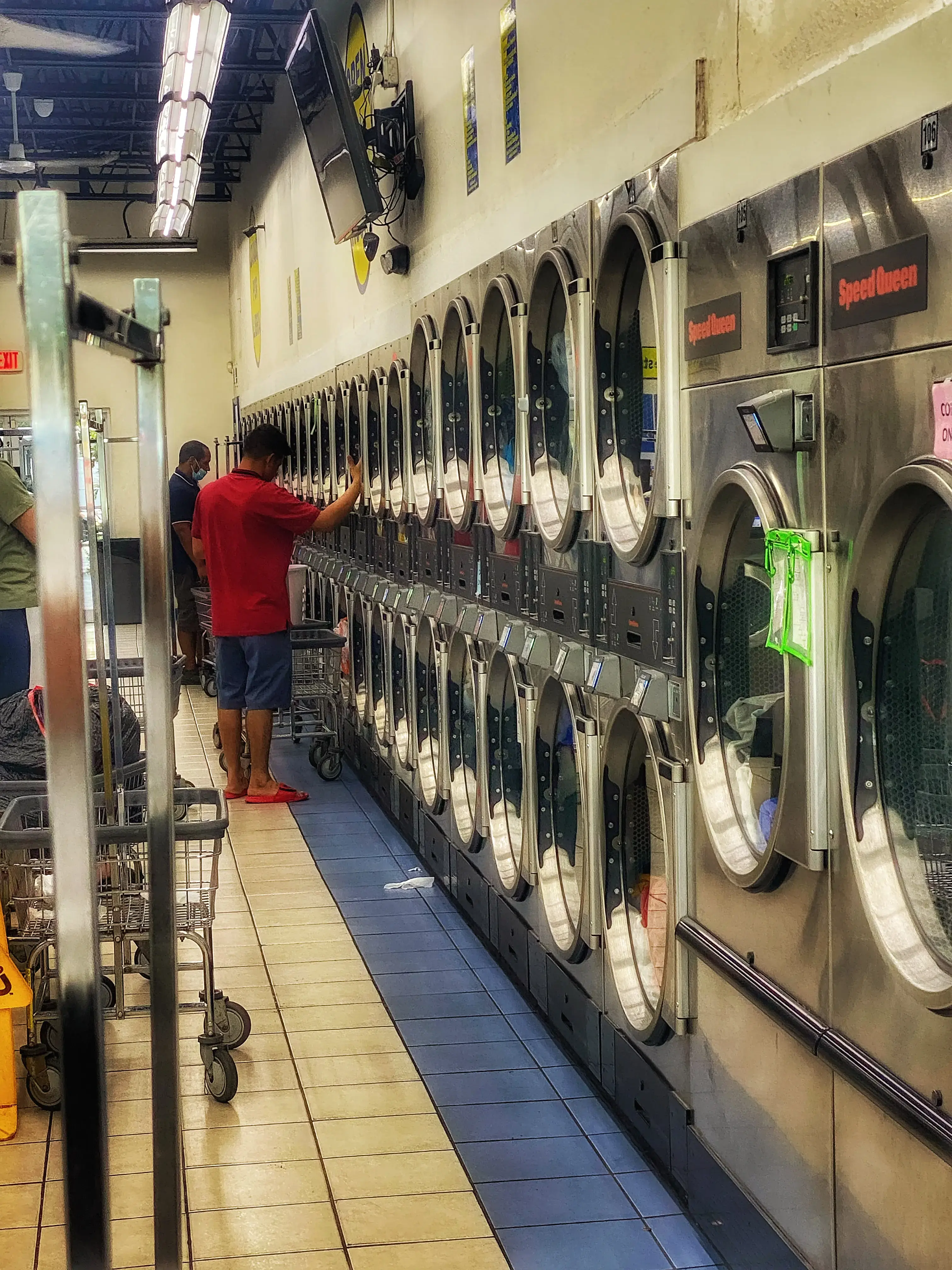 Planet Wash Laundry - Hallandale - Image 12