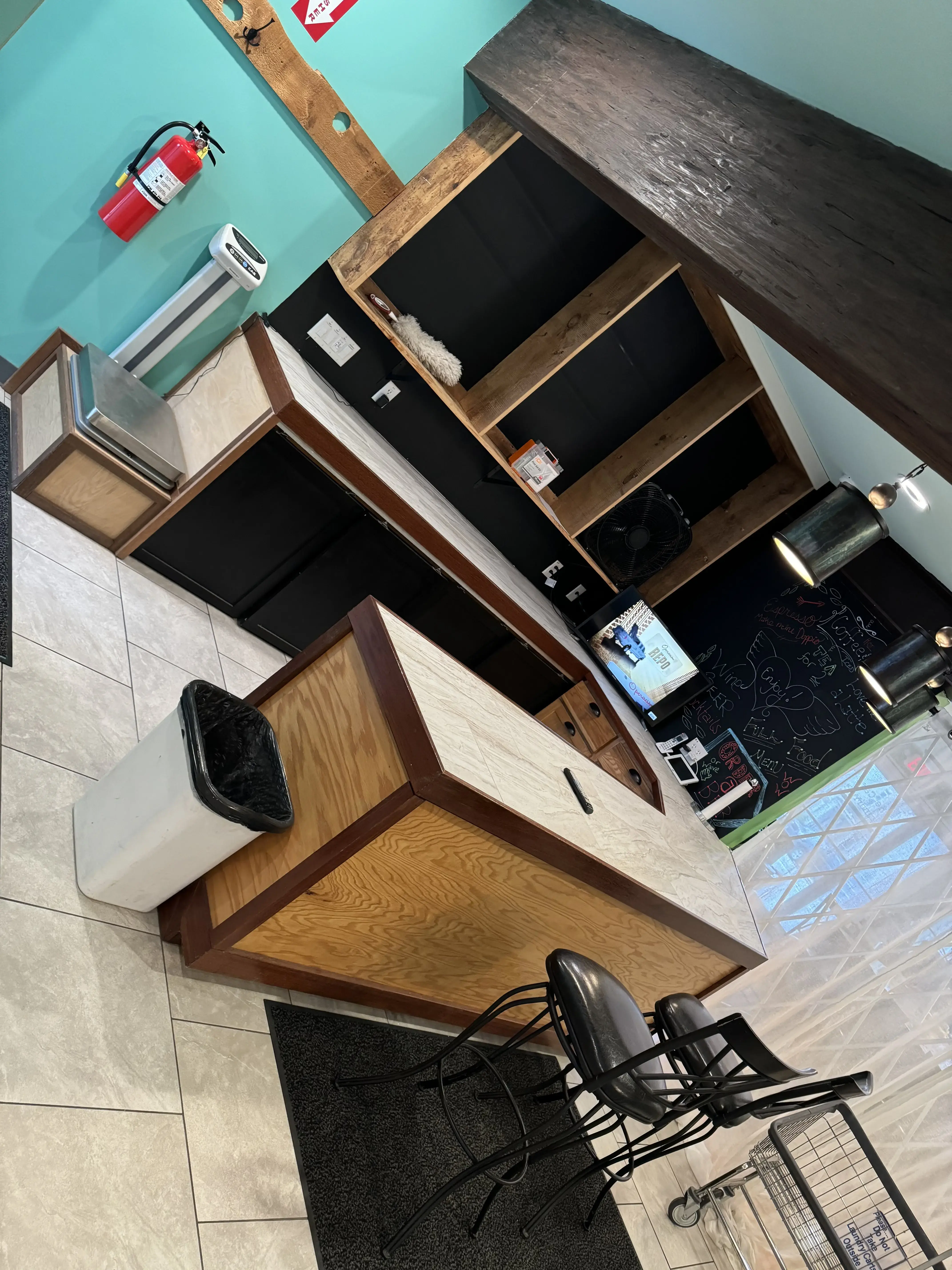 Platinum Suds 24Hr Classic Coin-Op Laundromat thumbnail 7