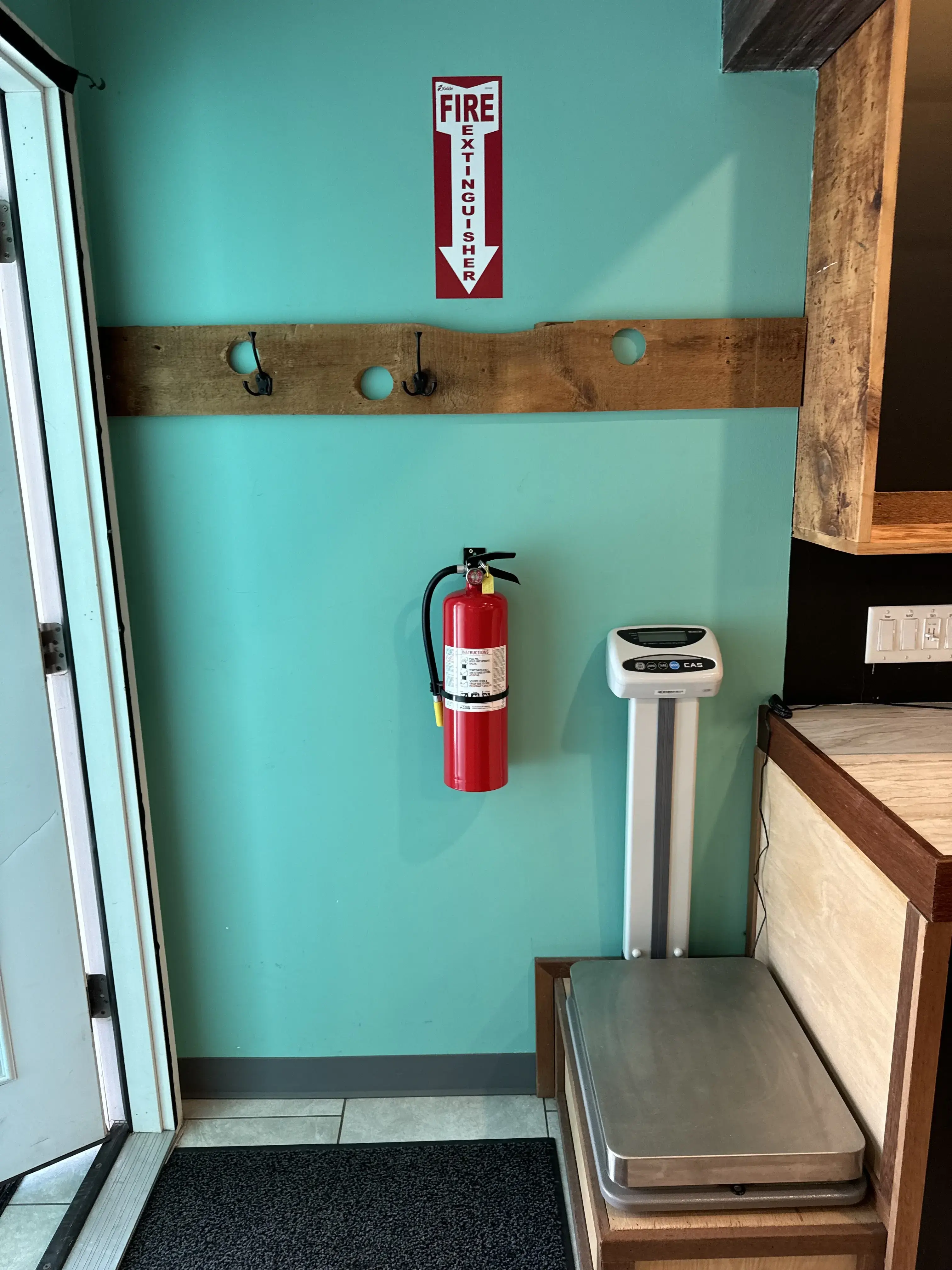 Platinum Suds 24Hr Classic Coin-Op Laundromat - Image 18