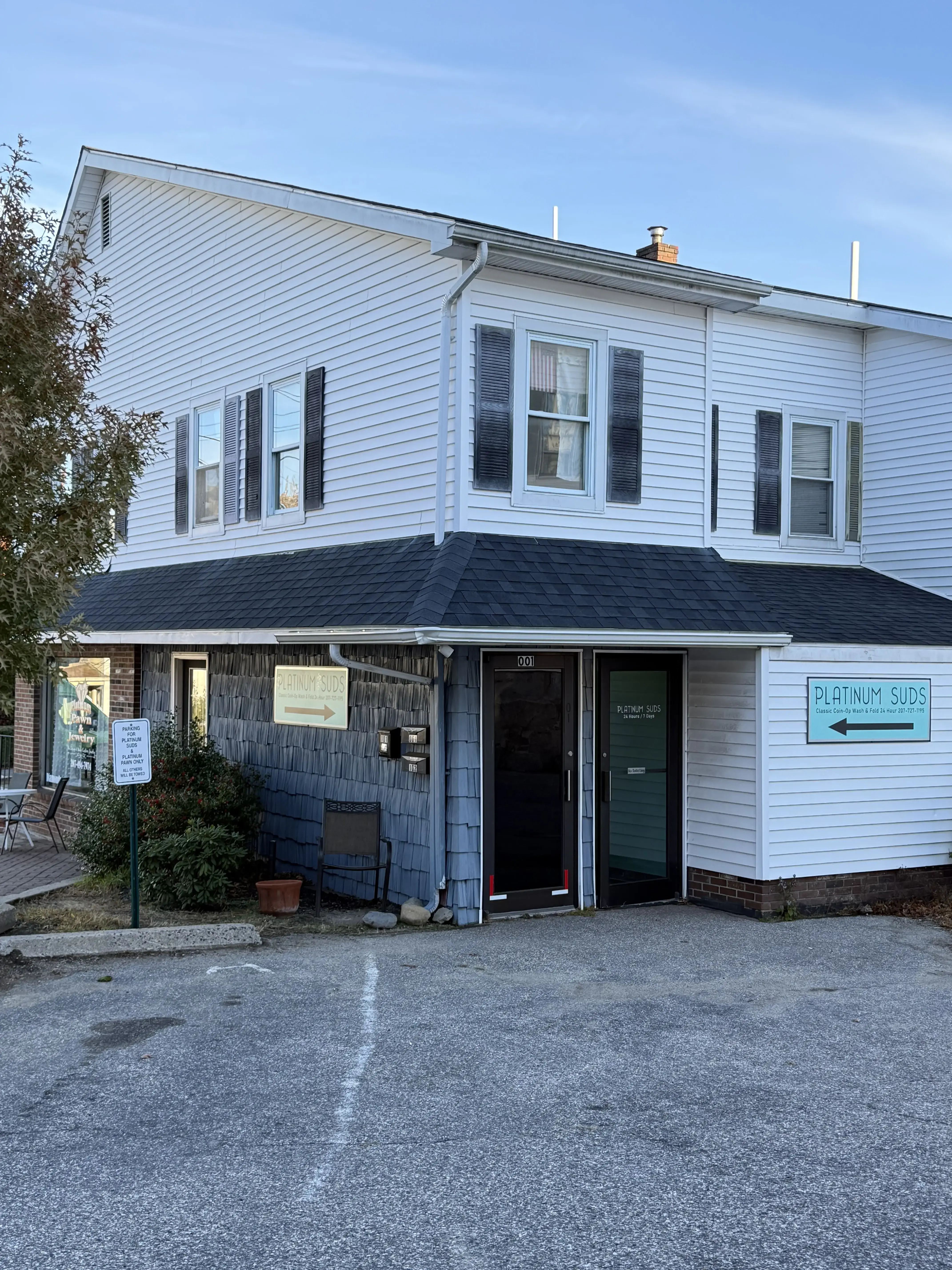 Platinum Suds 24Hr Classic Coin-Op Laundromat - Image 4