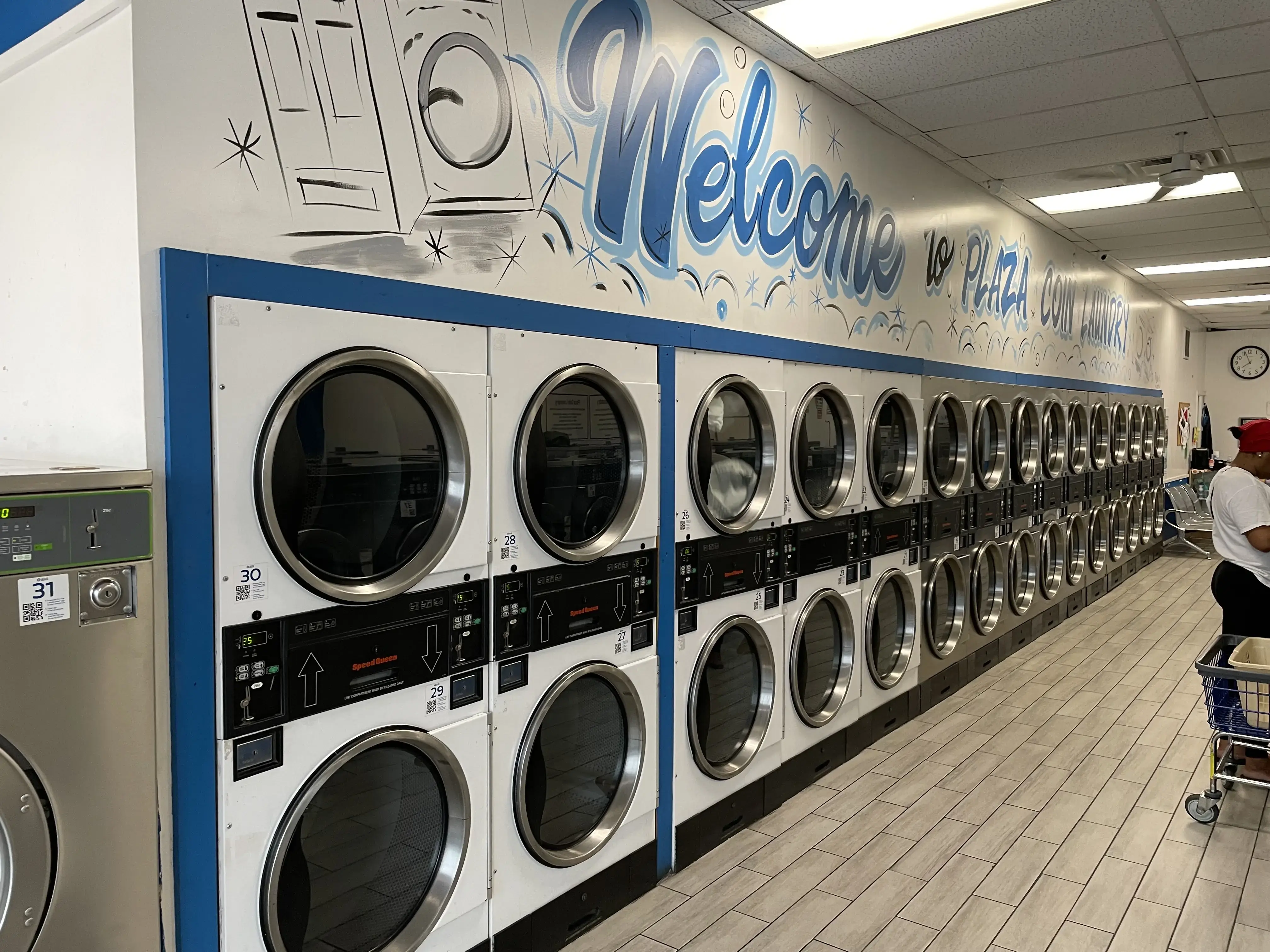 Plaza Coin Laundry thumbnail 3