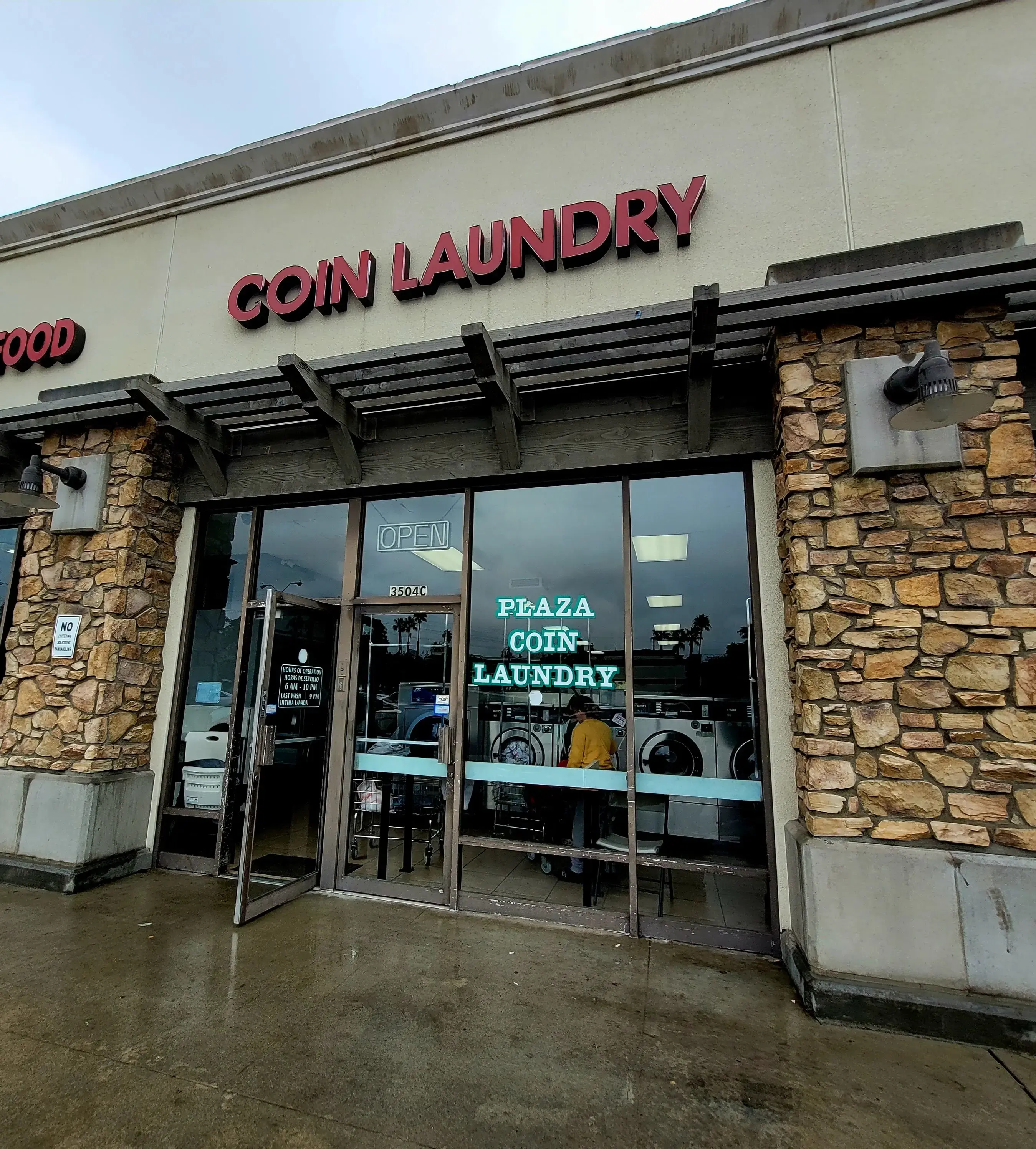 Plaza Coin Laundry - Image 1