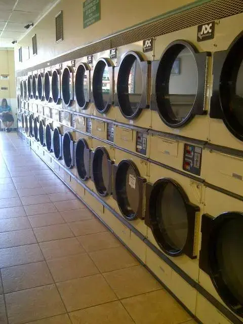 Plaza Coin Laundry thumbnail 2