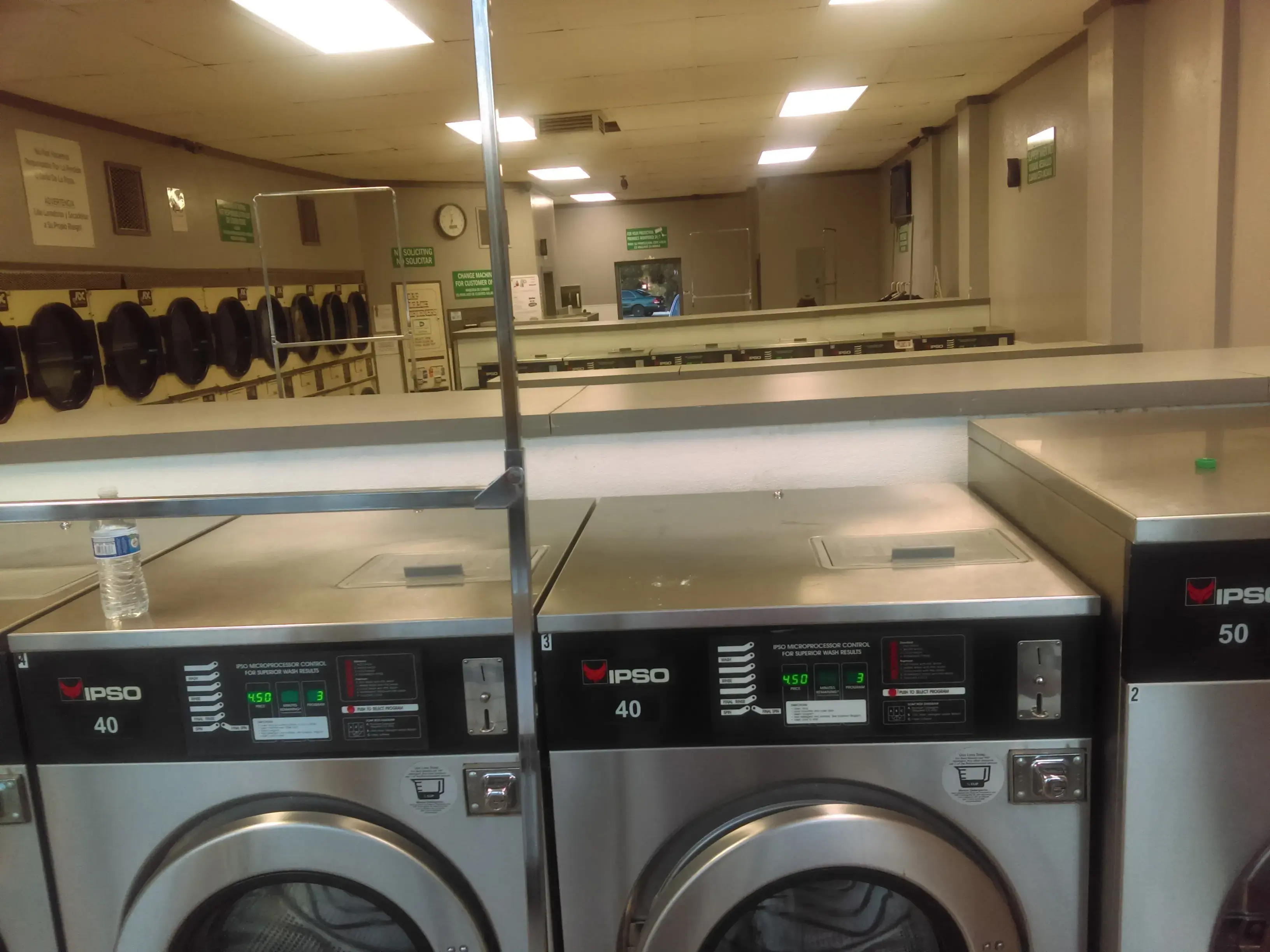 Plaza Coin Laundry thumbnail 3