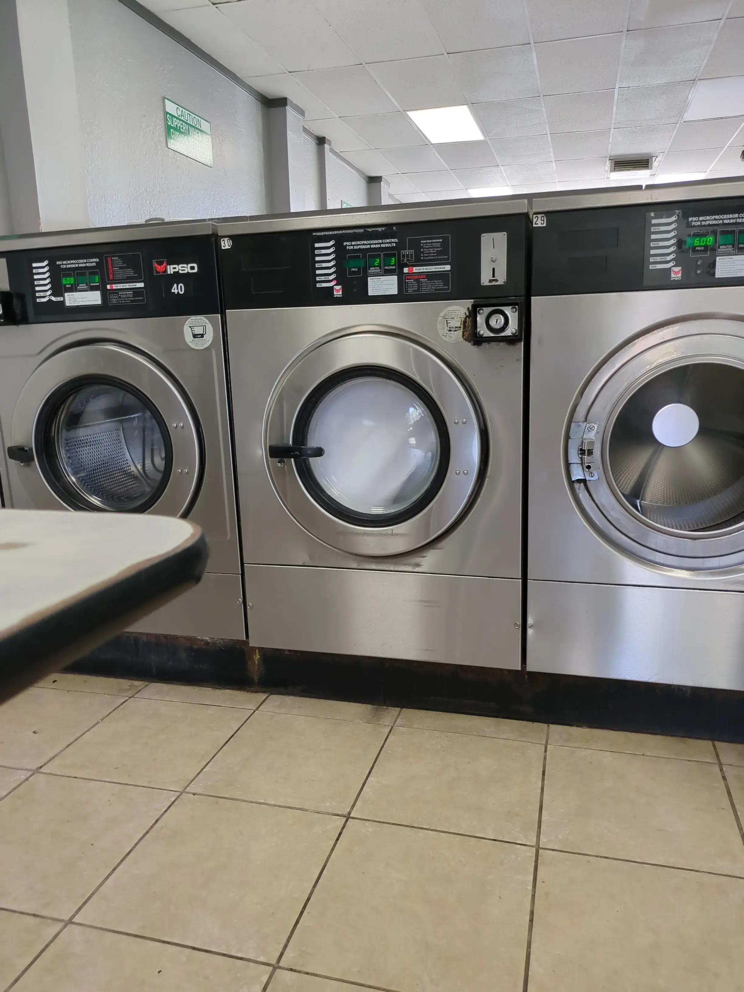 Plaza Coin Laundry thumbnail 13