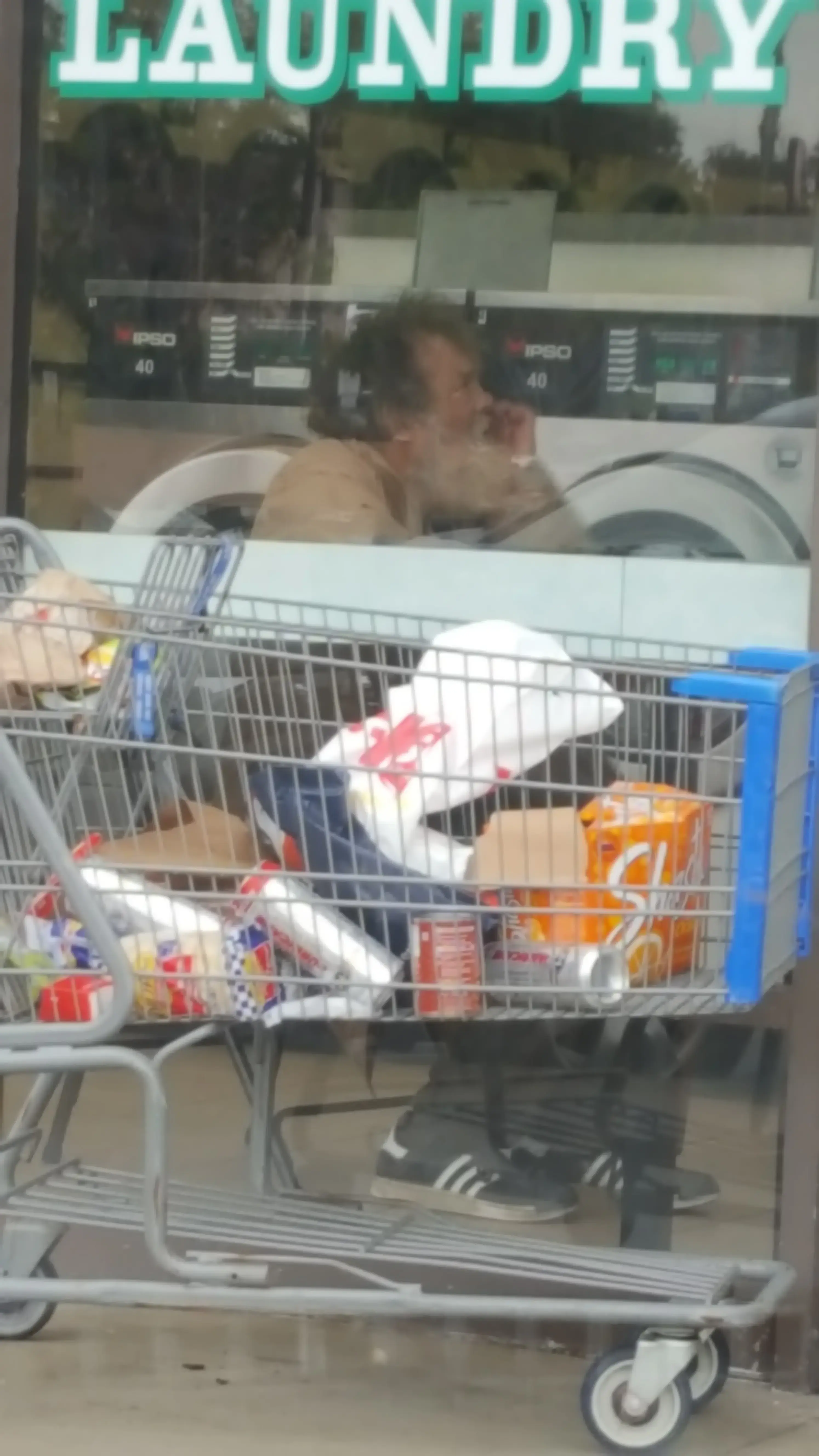 Plaza Coin Laundry thumbnail 8