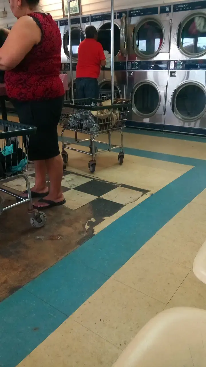 Plaza Coin Laundry thumbnail 2