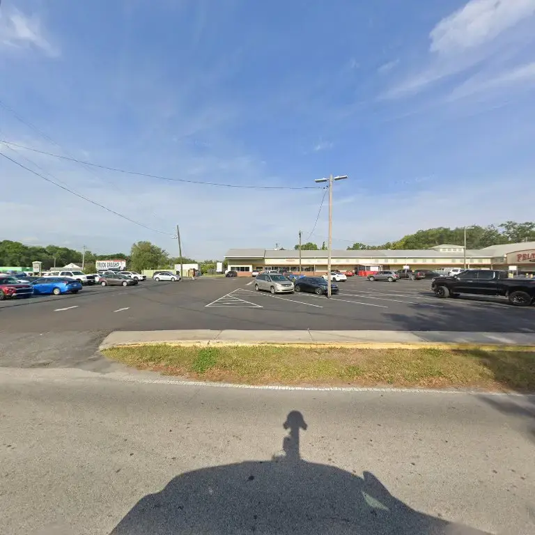 Plaza Coin Laundry thumbnail 5