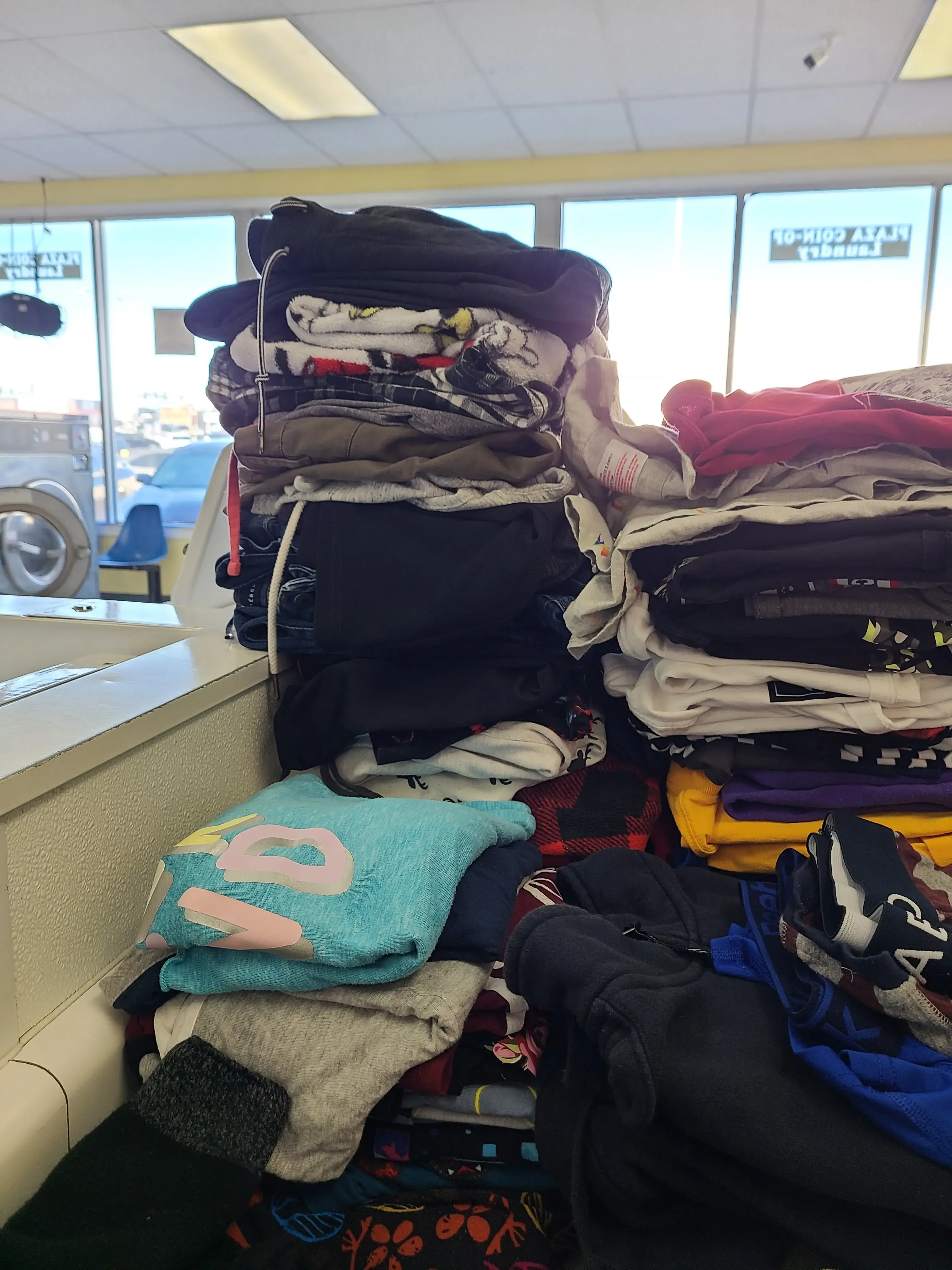 Plaza Coin-Op Laundry - Image 17