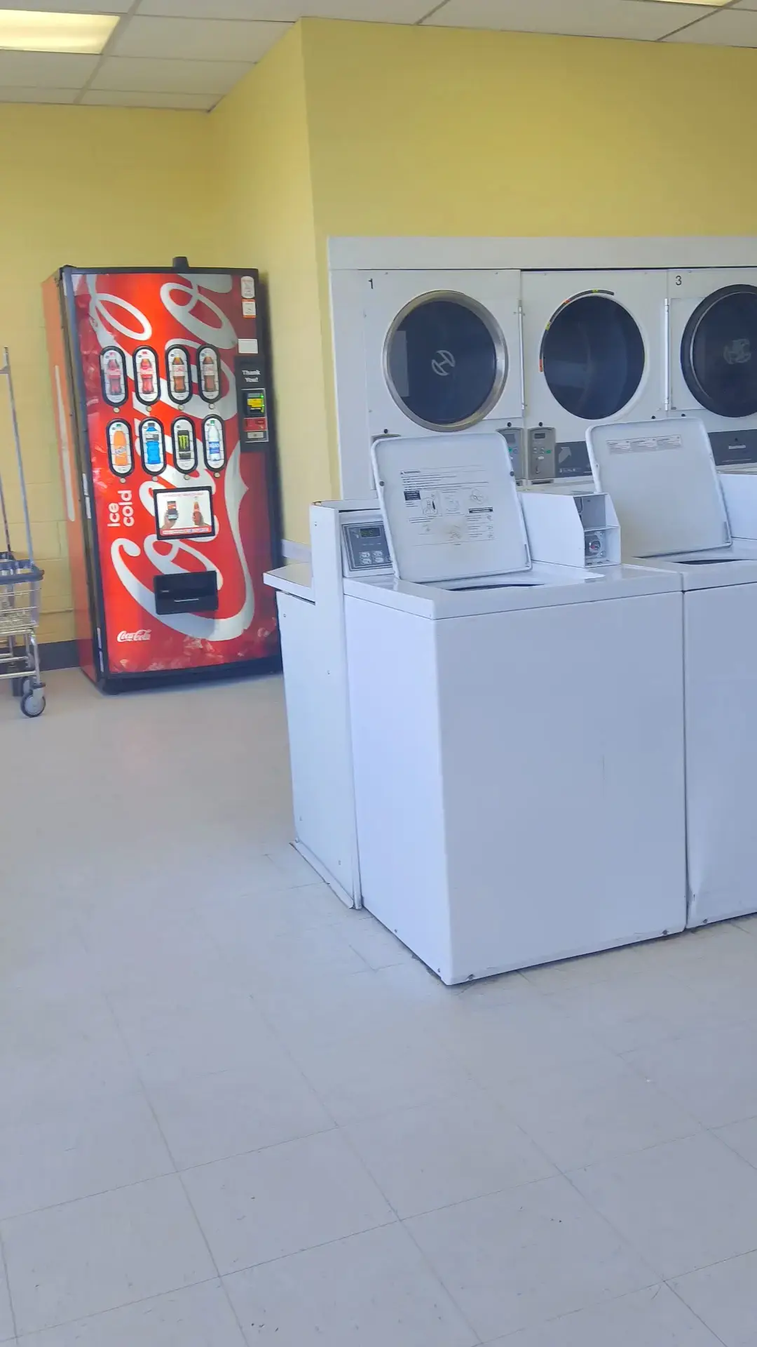 Plaza Coin-Op Laundry thumbnail 2