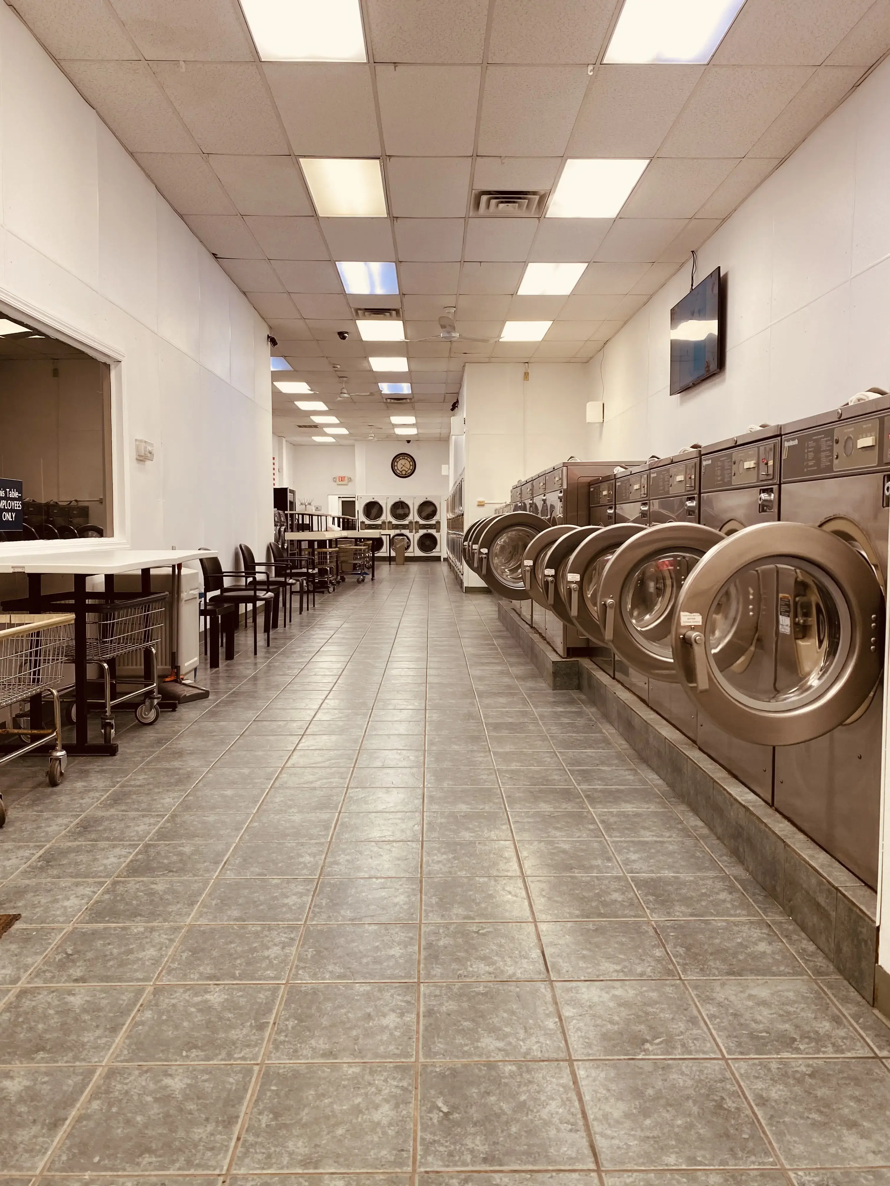 Plaza Laundromat and Cleaners - Image 2