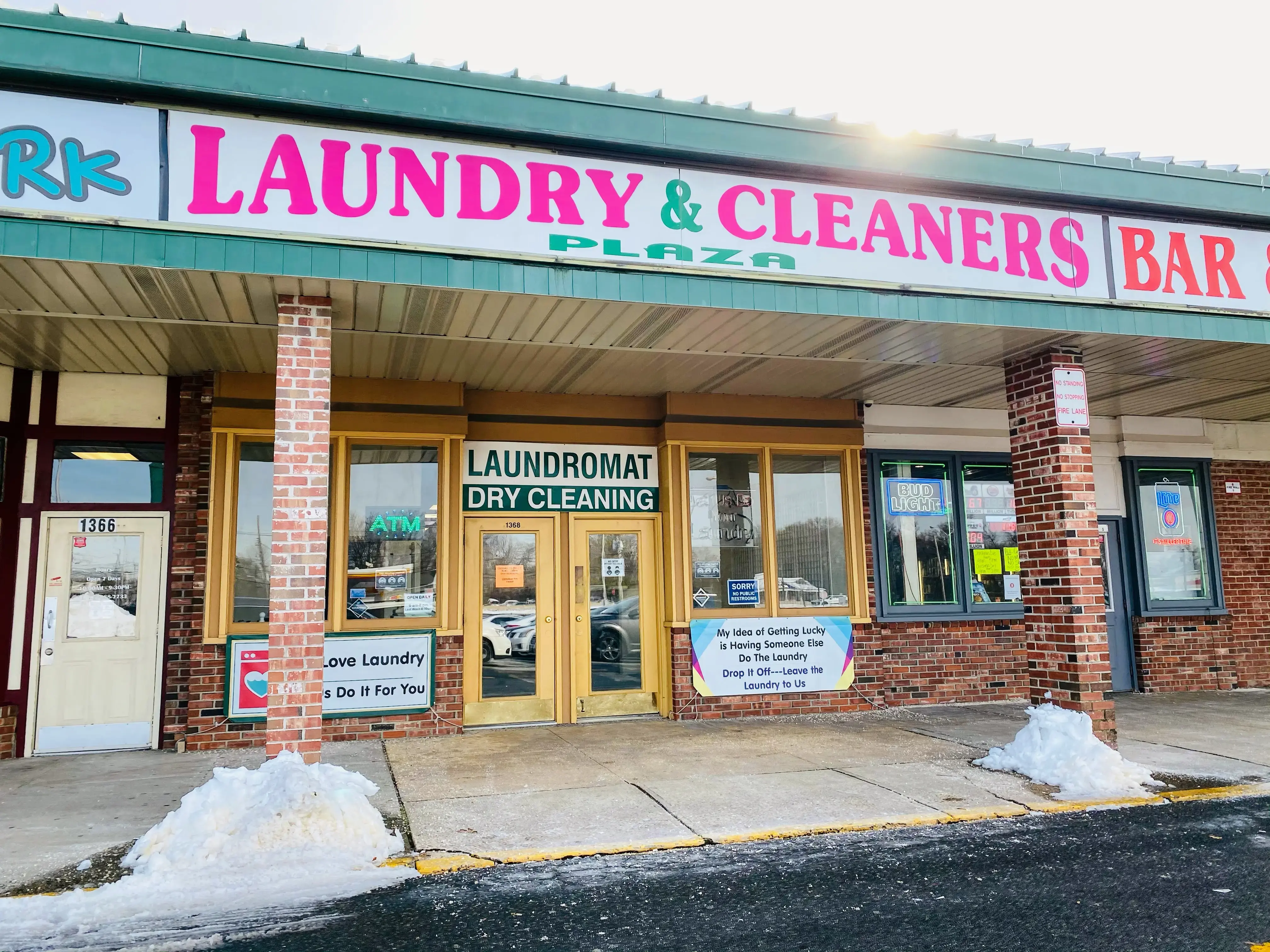 Plaza Laundromat and Cleaners - Image 13