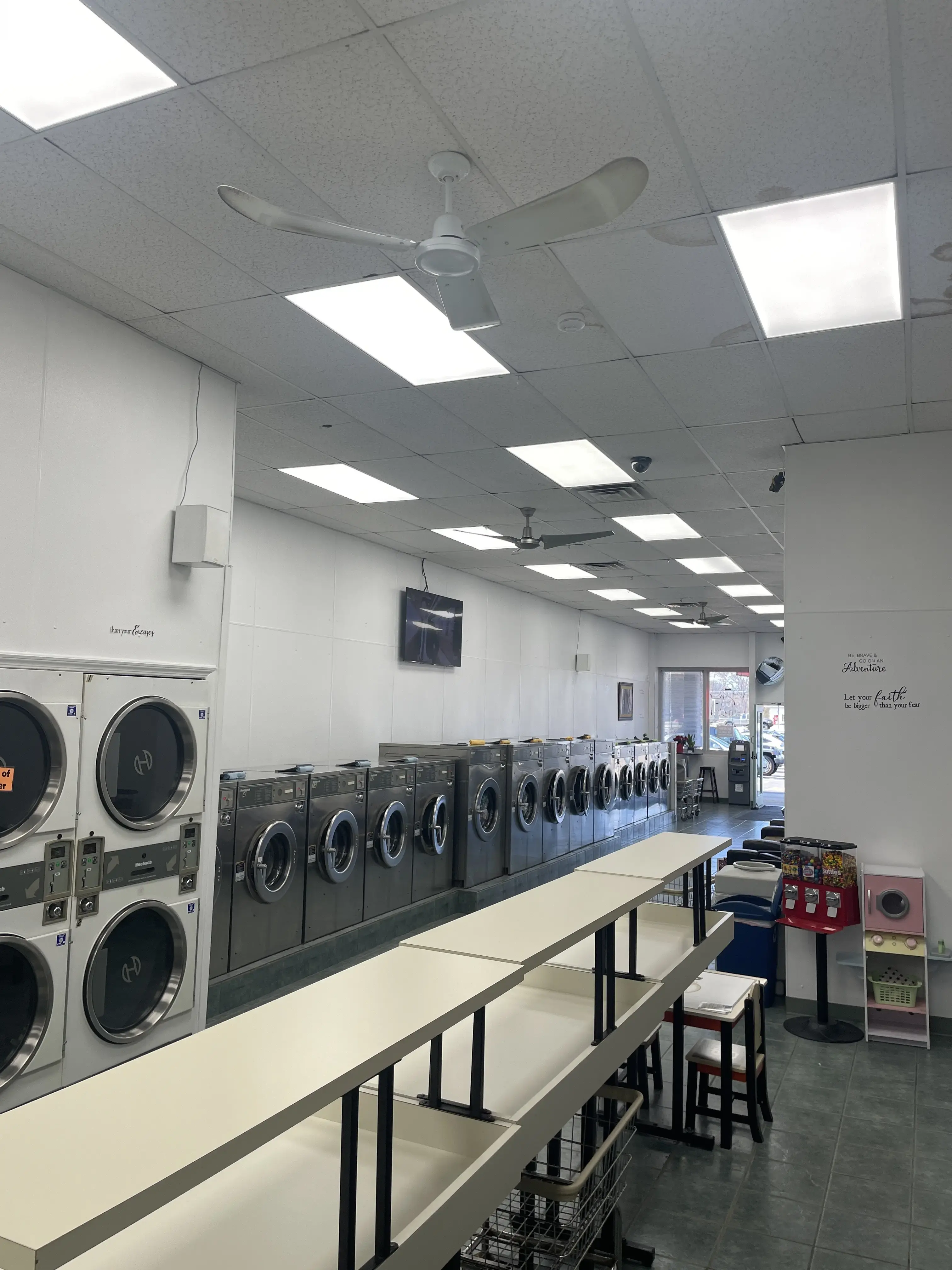Plaza Laundromat and Cleaners - Image 4