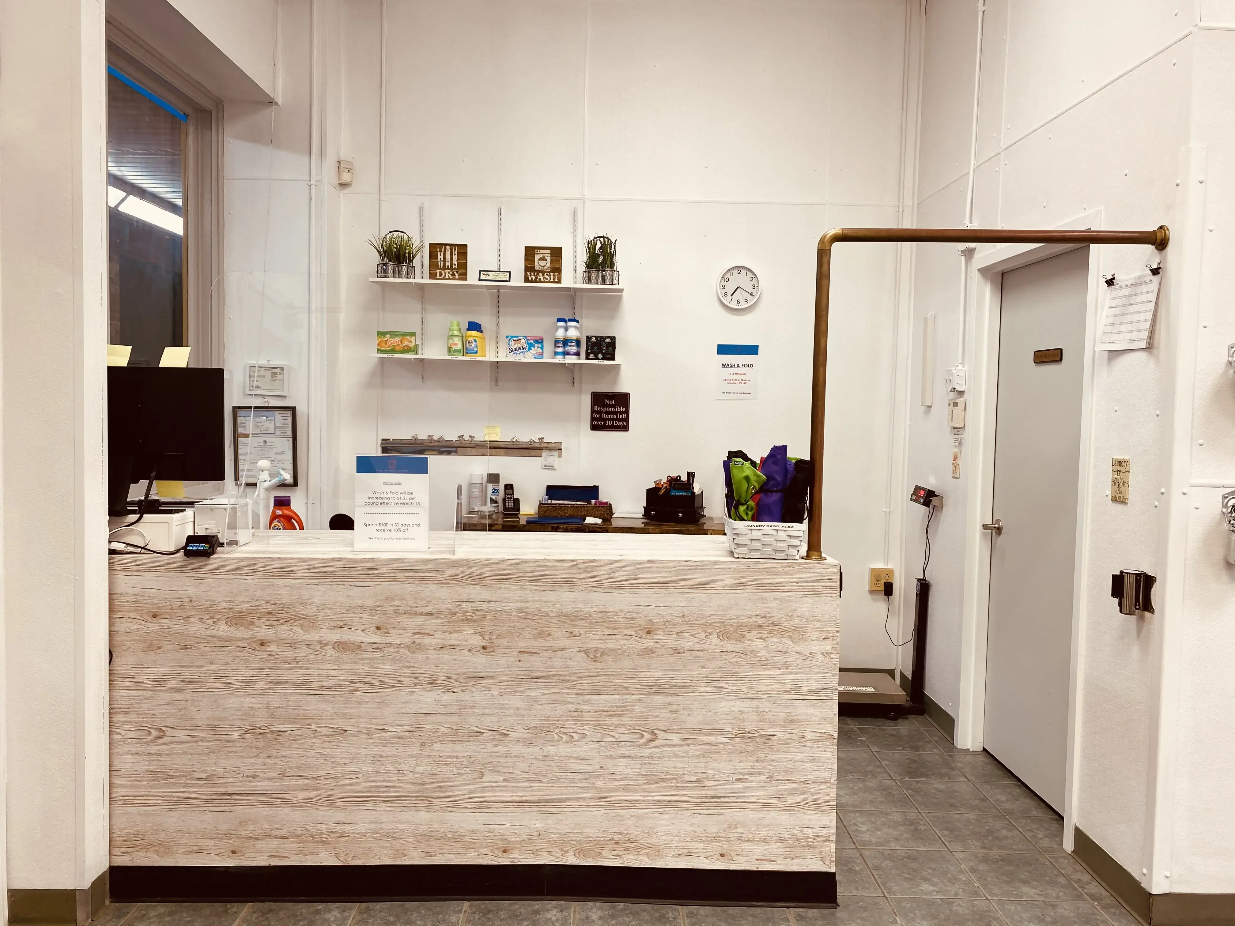 Plaza Laundromat and Cleaners - Image 3