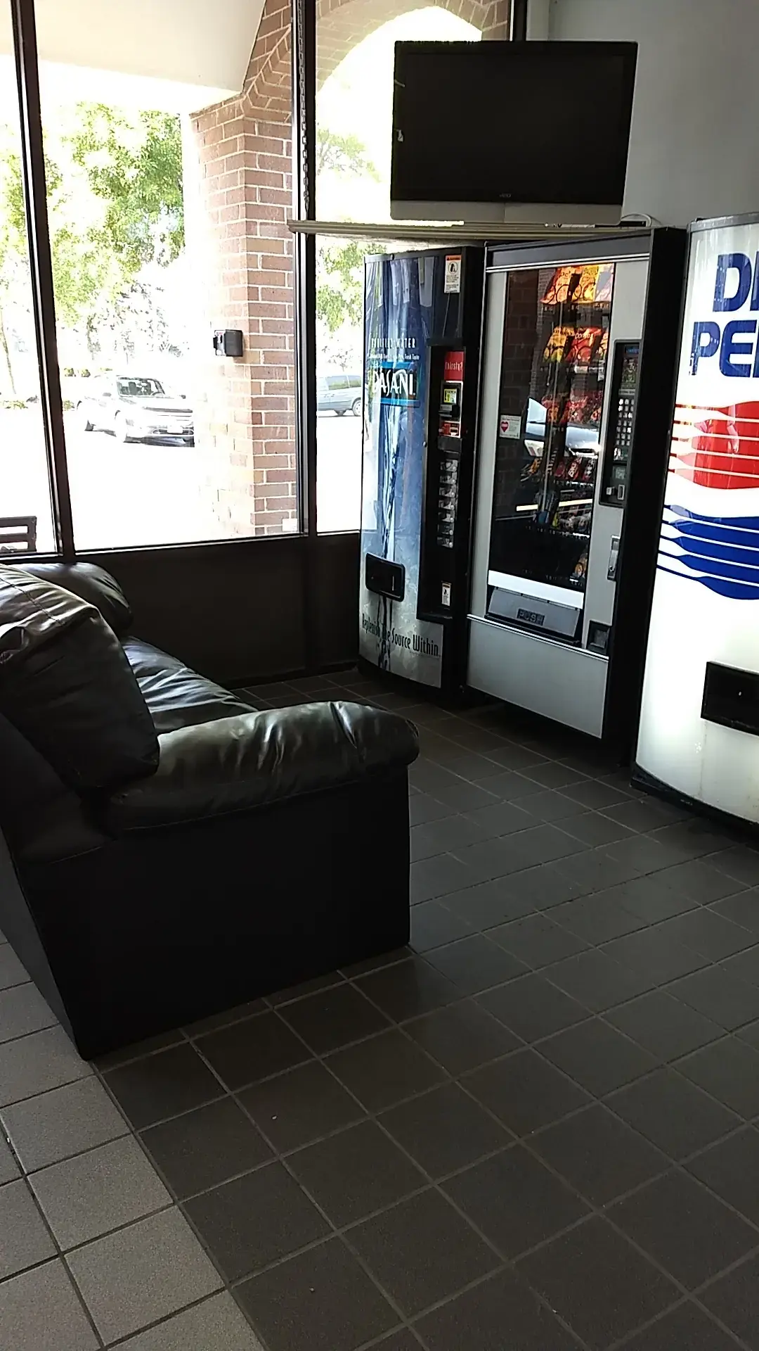 Plaza Laundromat & Dry Cleaners - Image 3