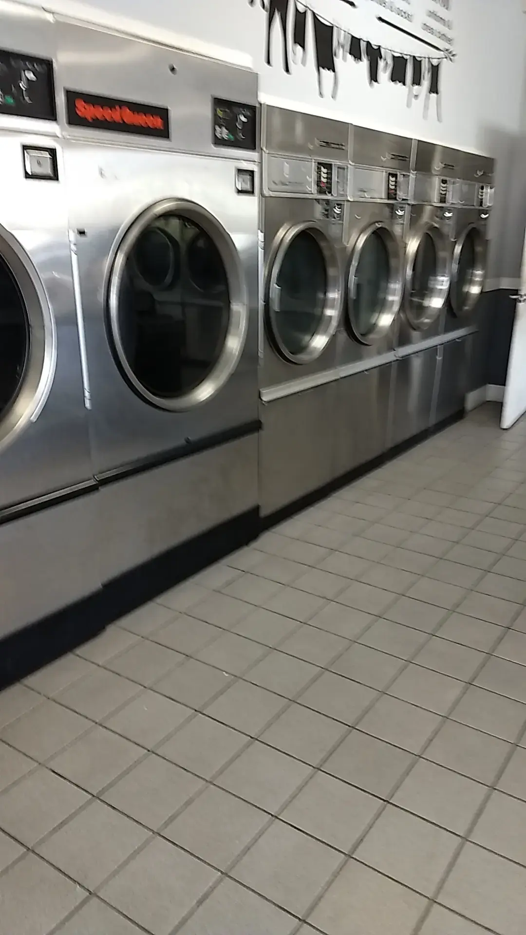 Plaza Laundromat & Dry Cleaners thumbnail 18