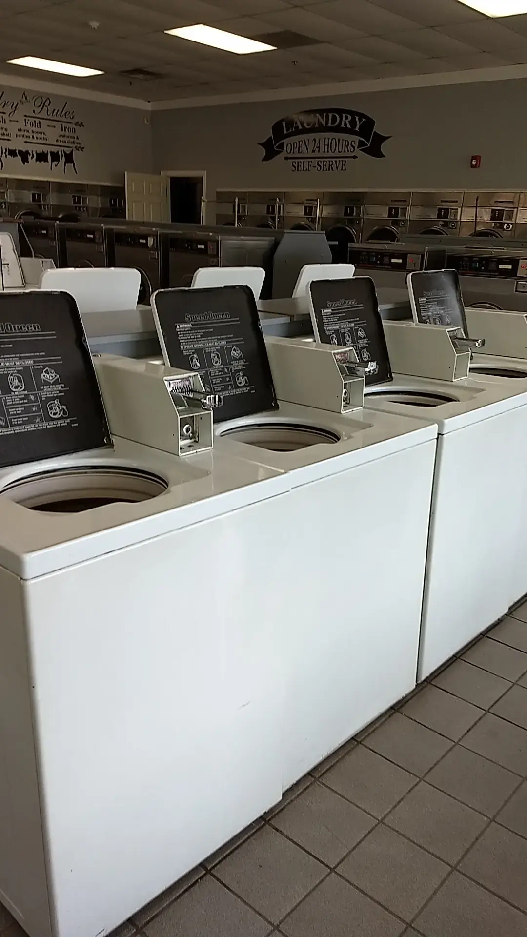 Plaza Laundromat & Dry Cleaners - Image 8