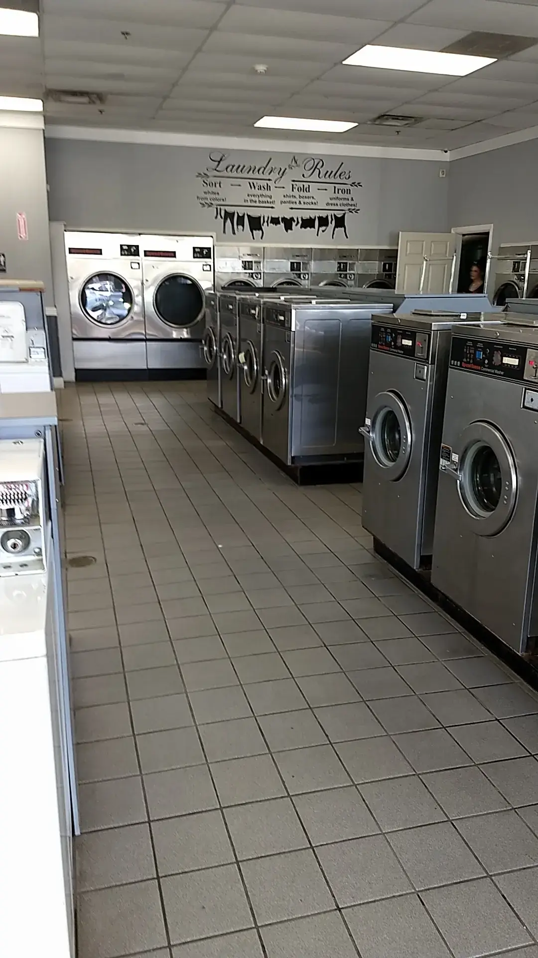 Plaza Laundromat & Dry Cleaners thumbnail 17