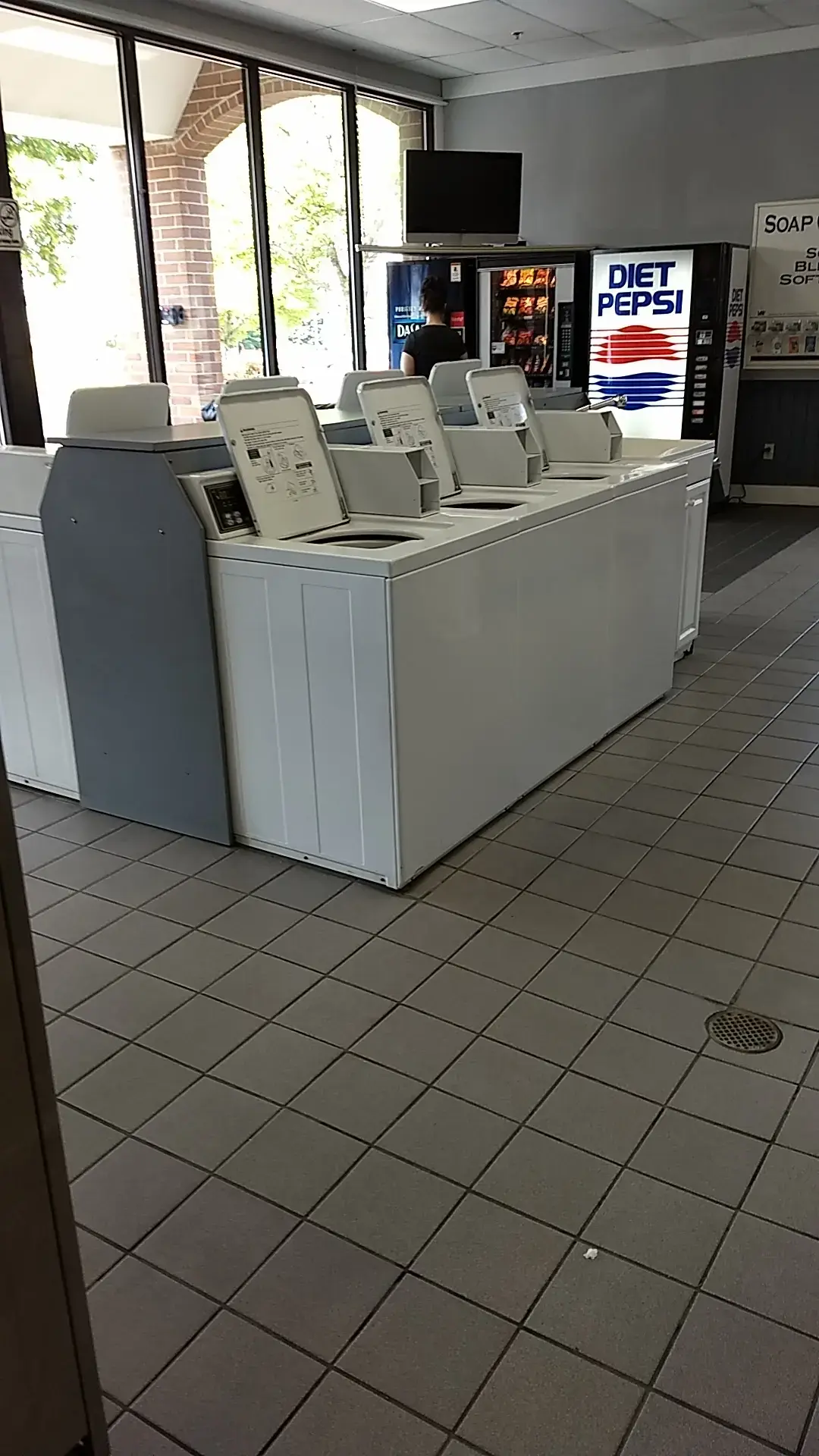 Plaza Laundromat & Dry Cleaners - Image 2