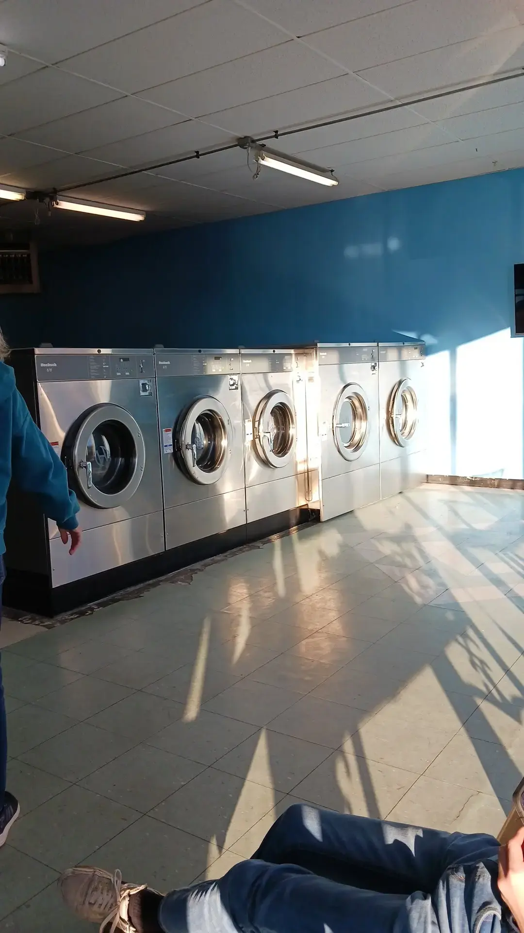 Plaza Laundromat thumbnail 9