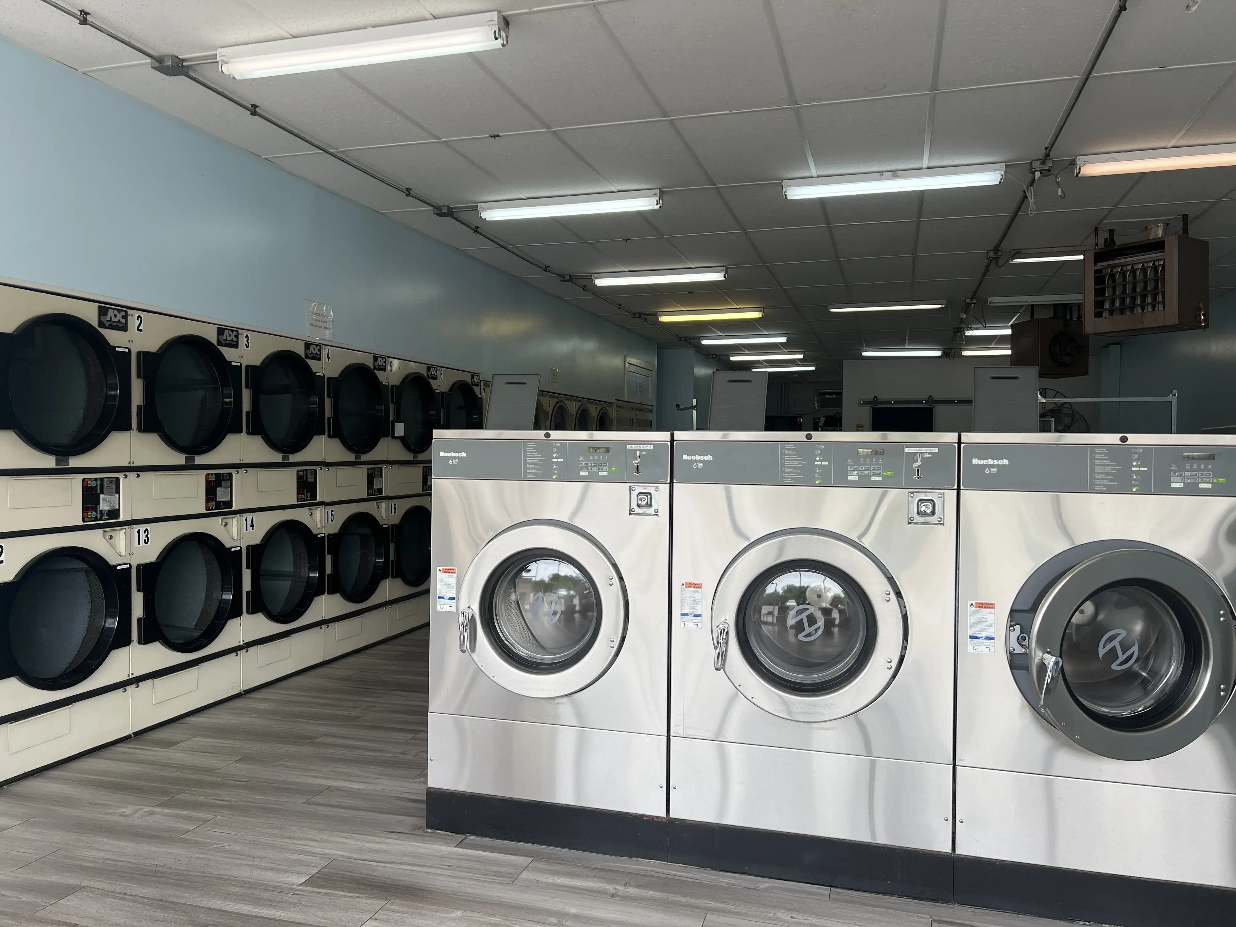 Plaza Laundromat thumbnail 1