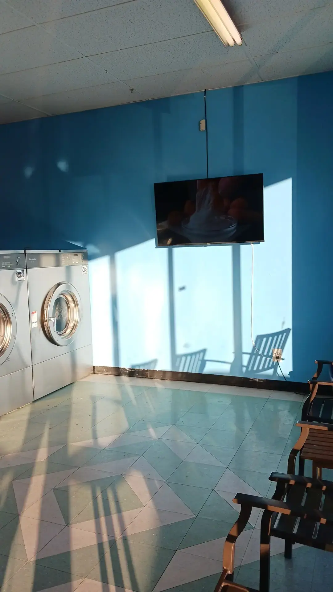 Plaza Laundromat thumbnail 2