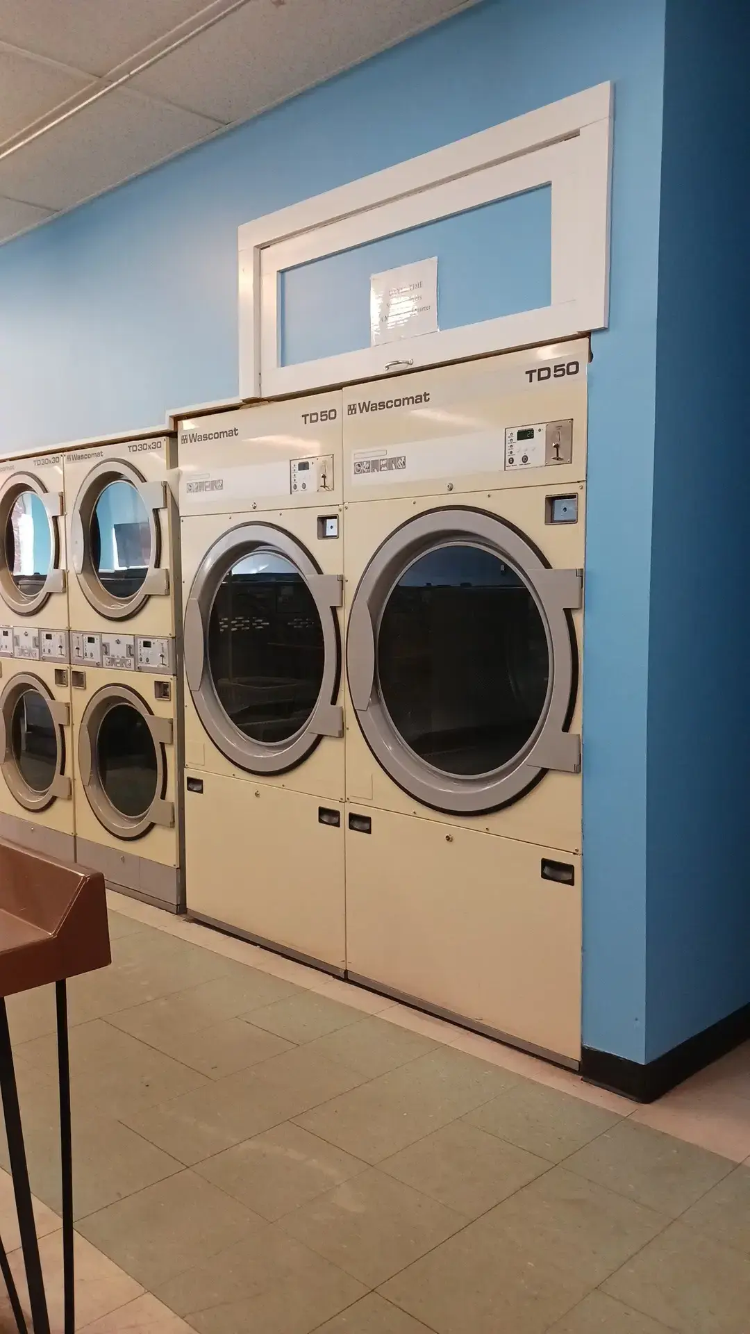 Plaza Laundromat - Image 6