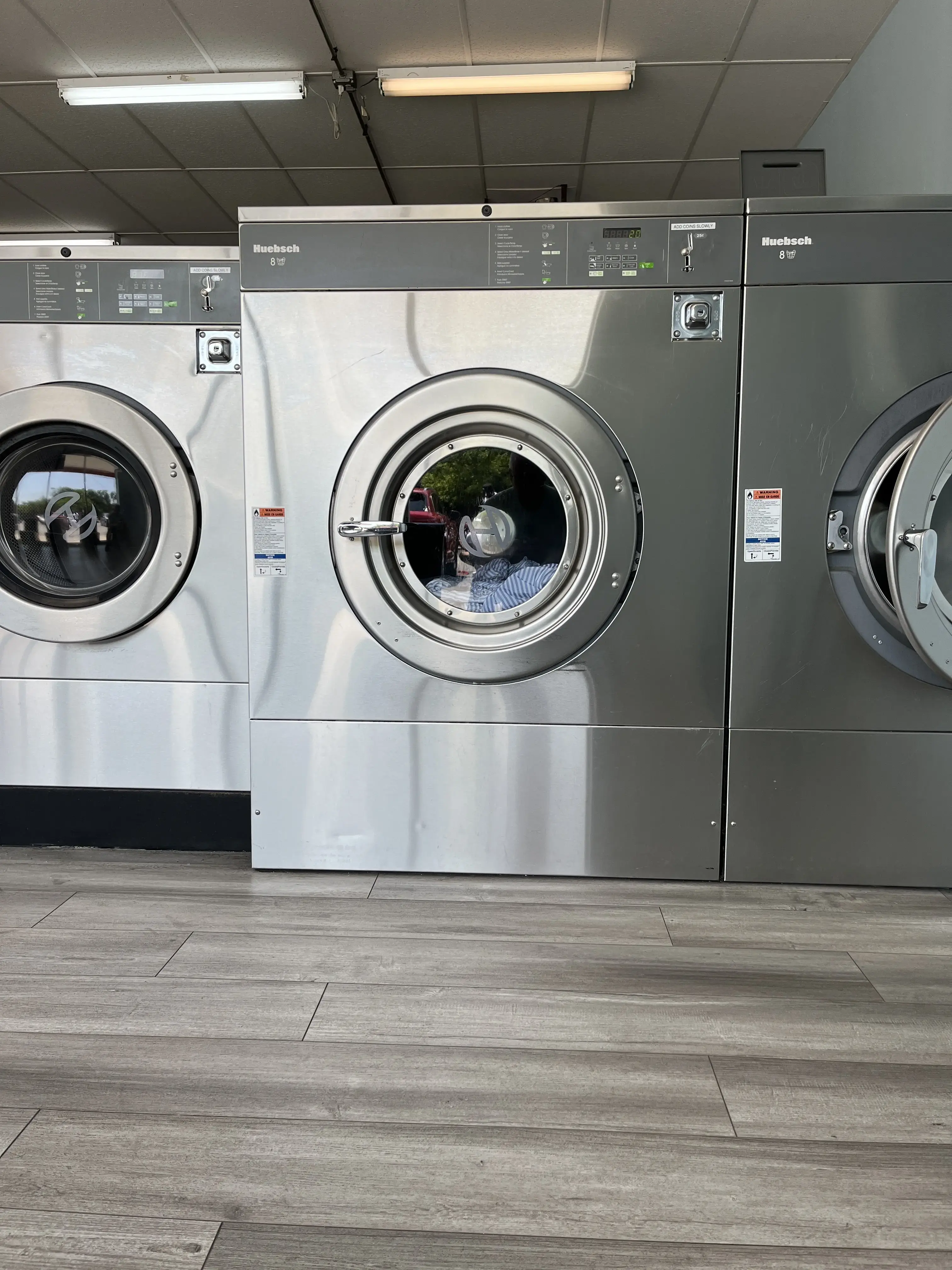 Plaza Laundromat thumbnail 7