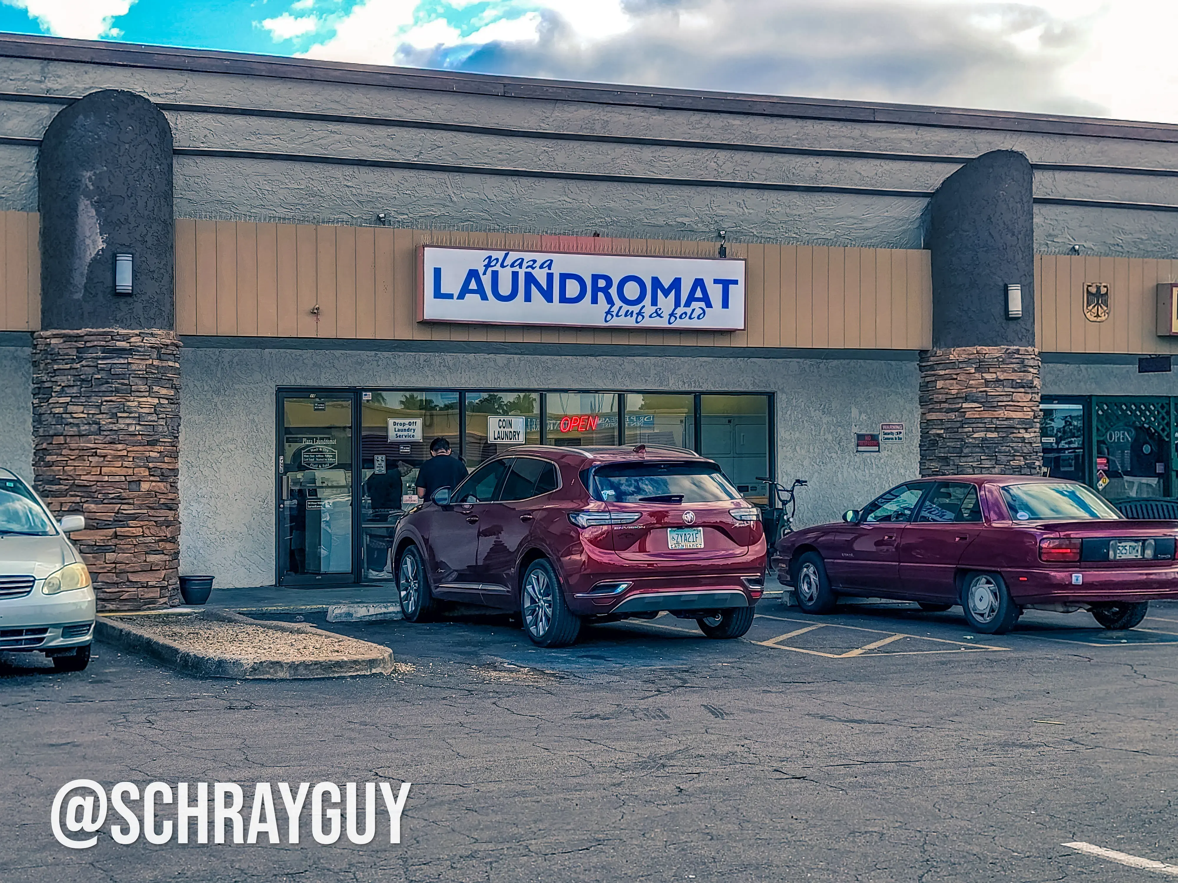 Plaza Laundromat thumbnail 10