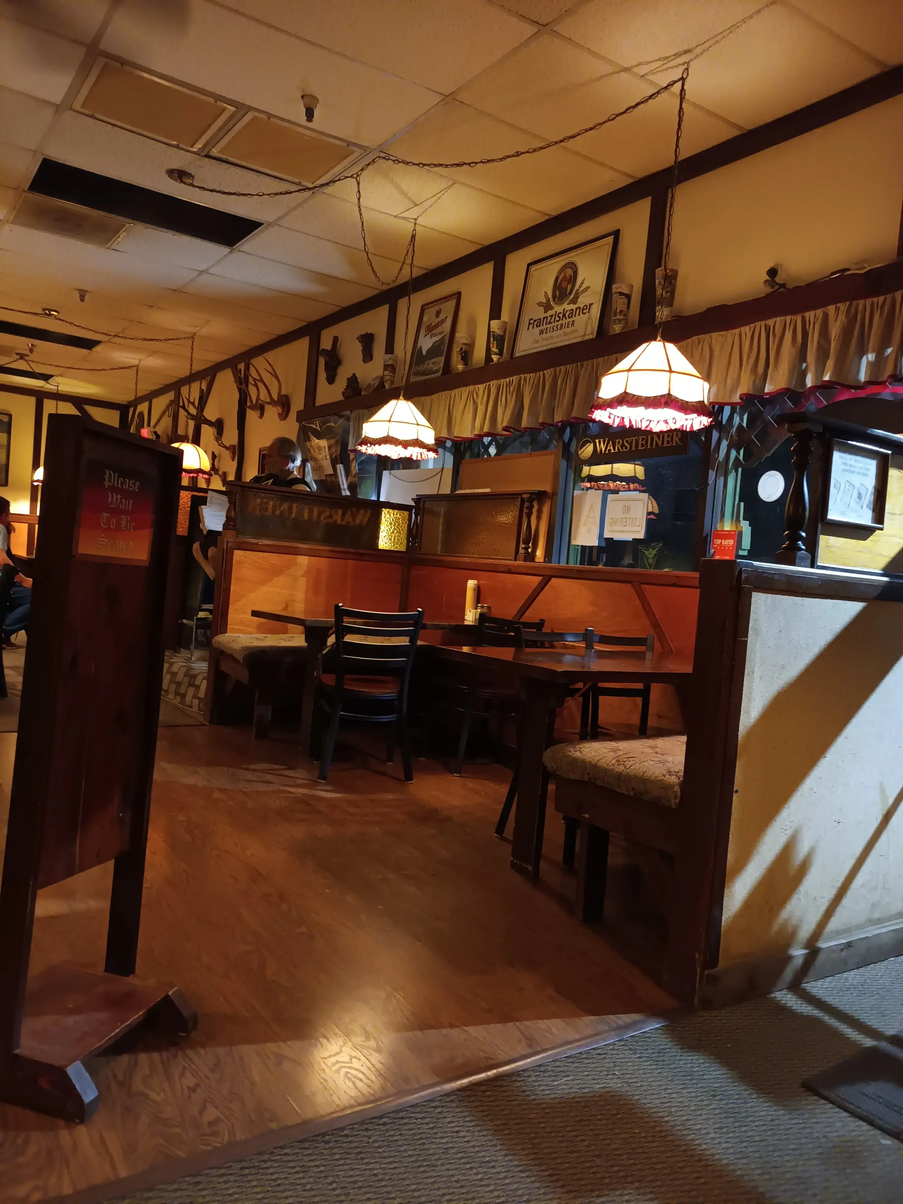 Plaza Laundromat - Image 18