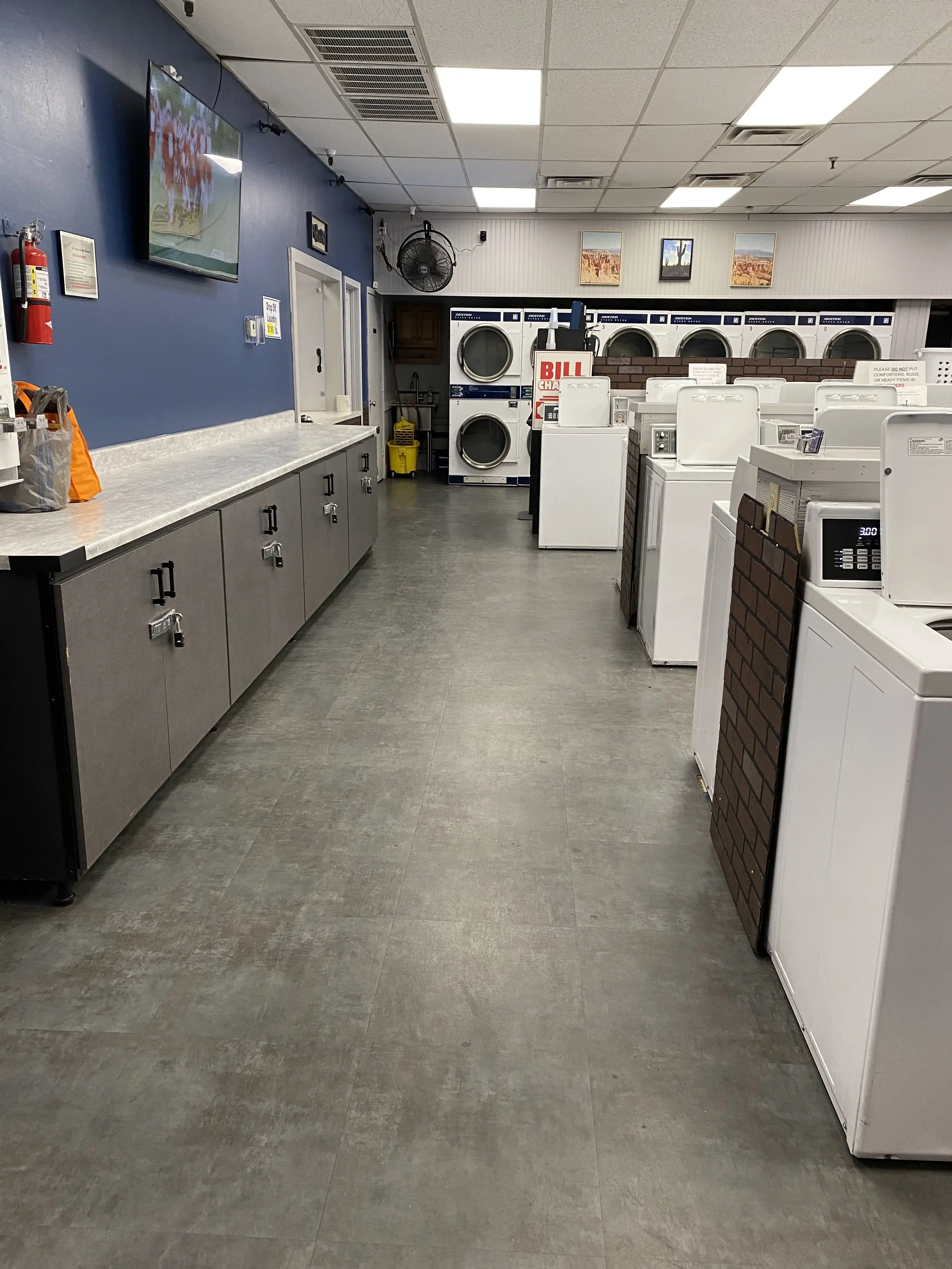 Plaza Laundromat thumbnail 9