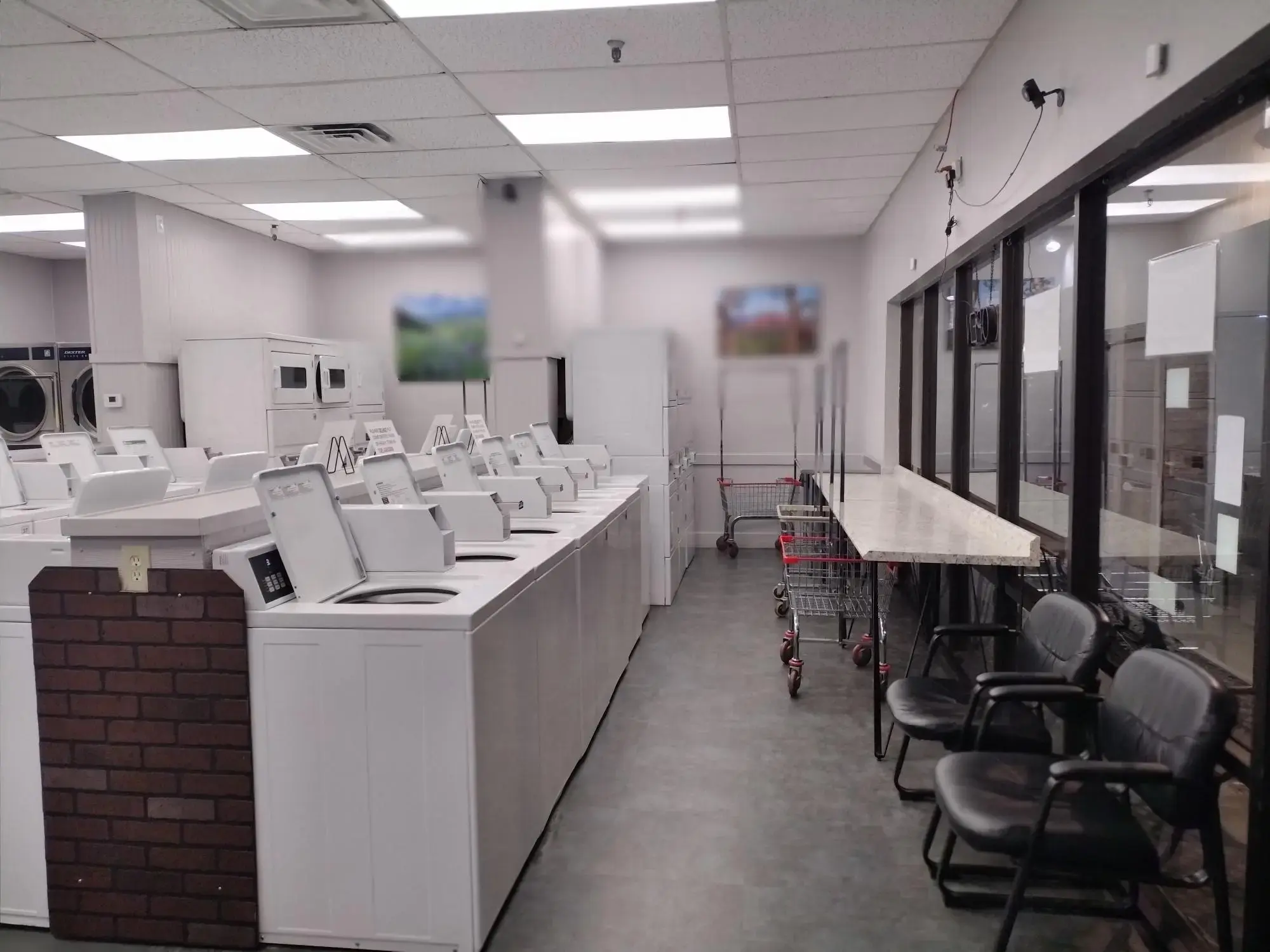 Plaza Laundromat thumbnail 2