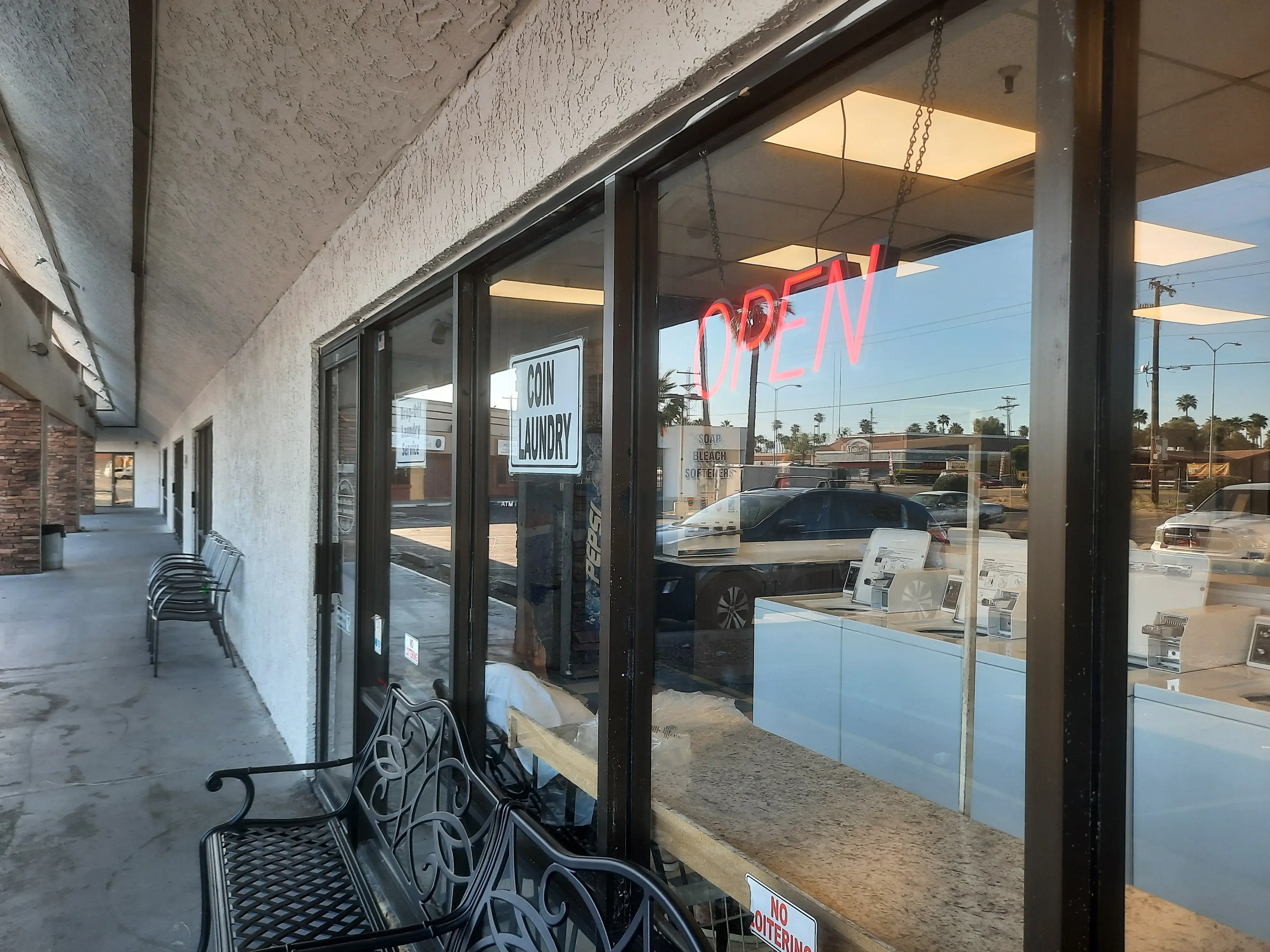 Plaza Laundromat thumbnail 13