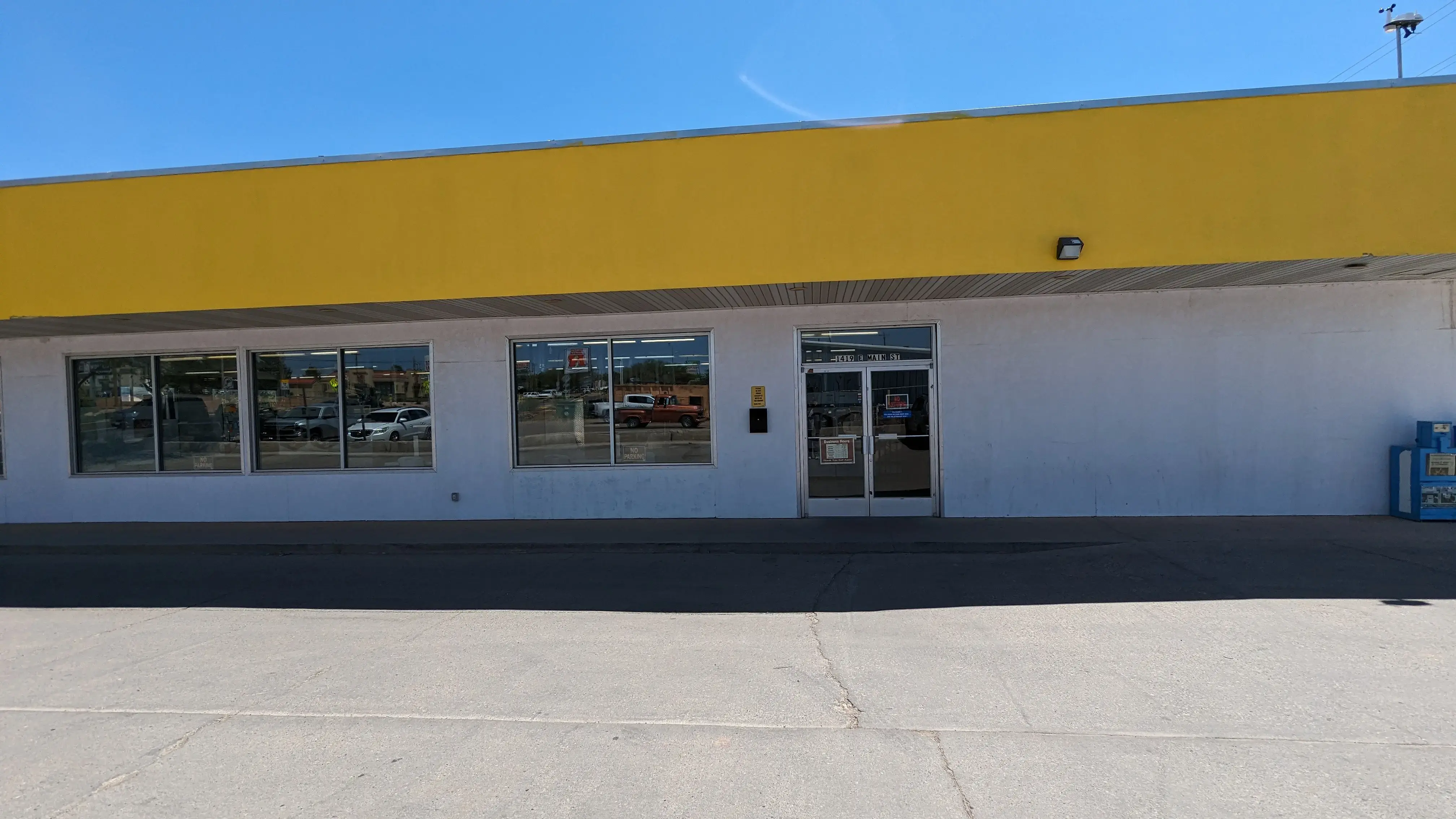 Plaza Laundry Inc thumbnail 13