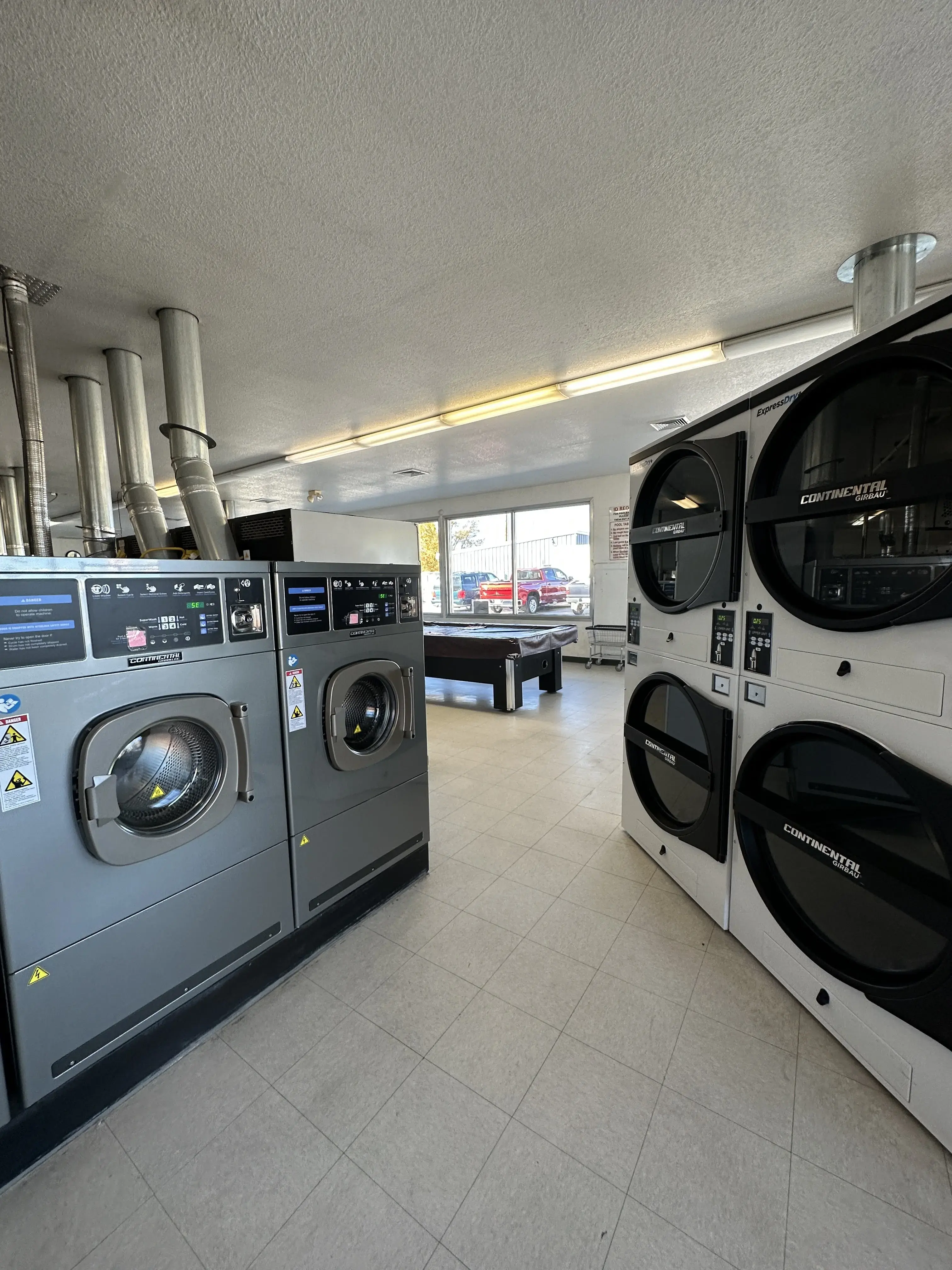 Plaza Laundry Inc - Image 14