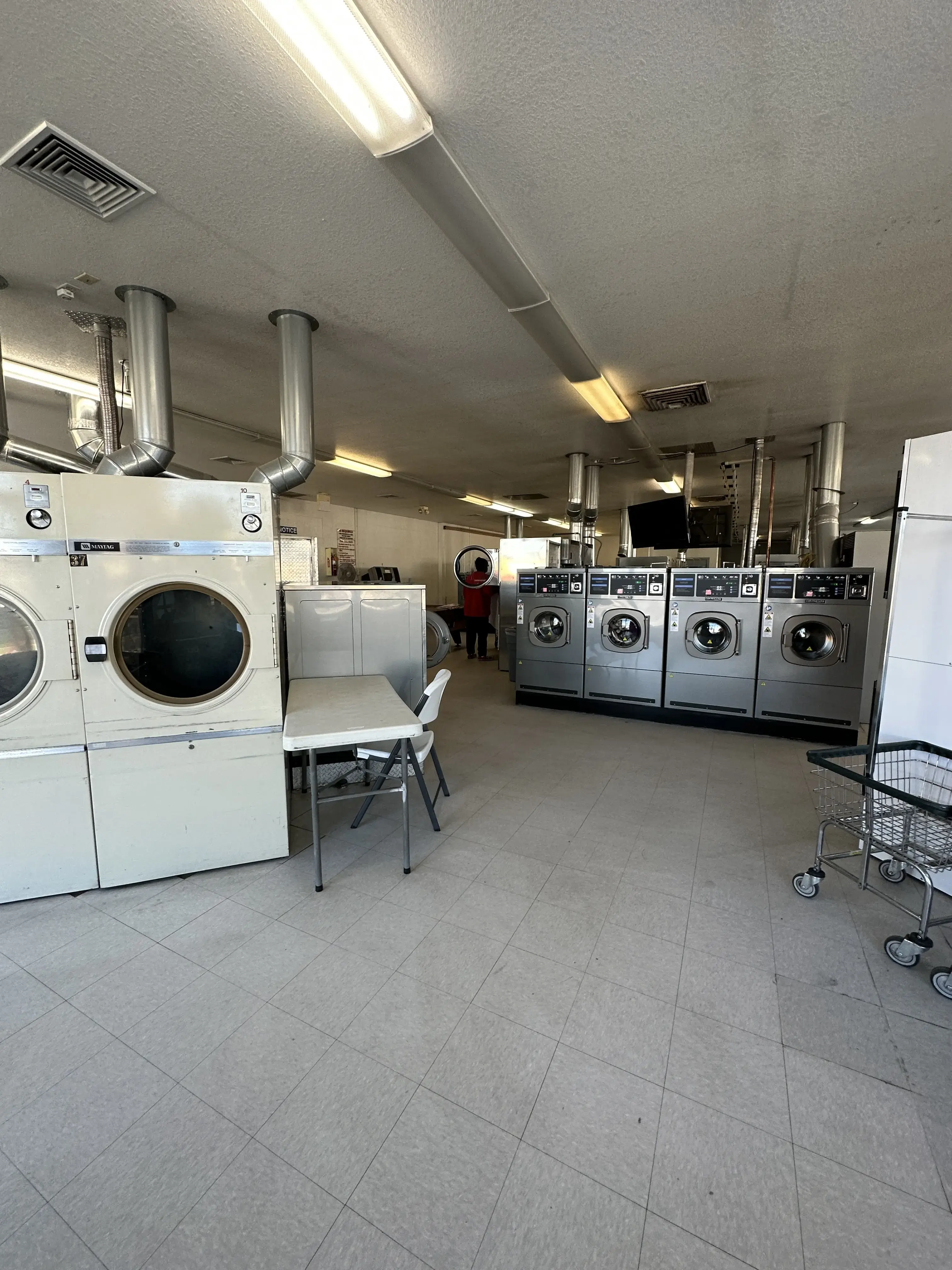 Plaza Laundry Inc - Image 19