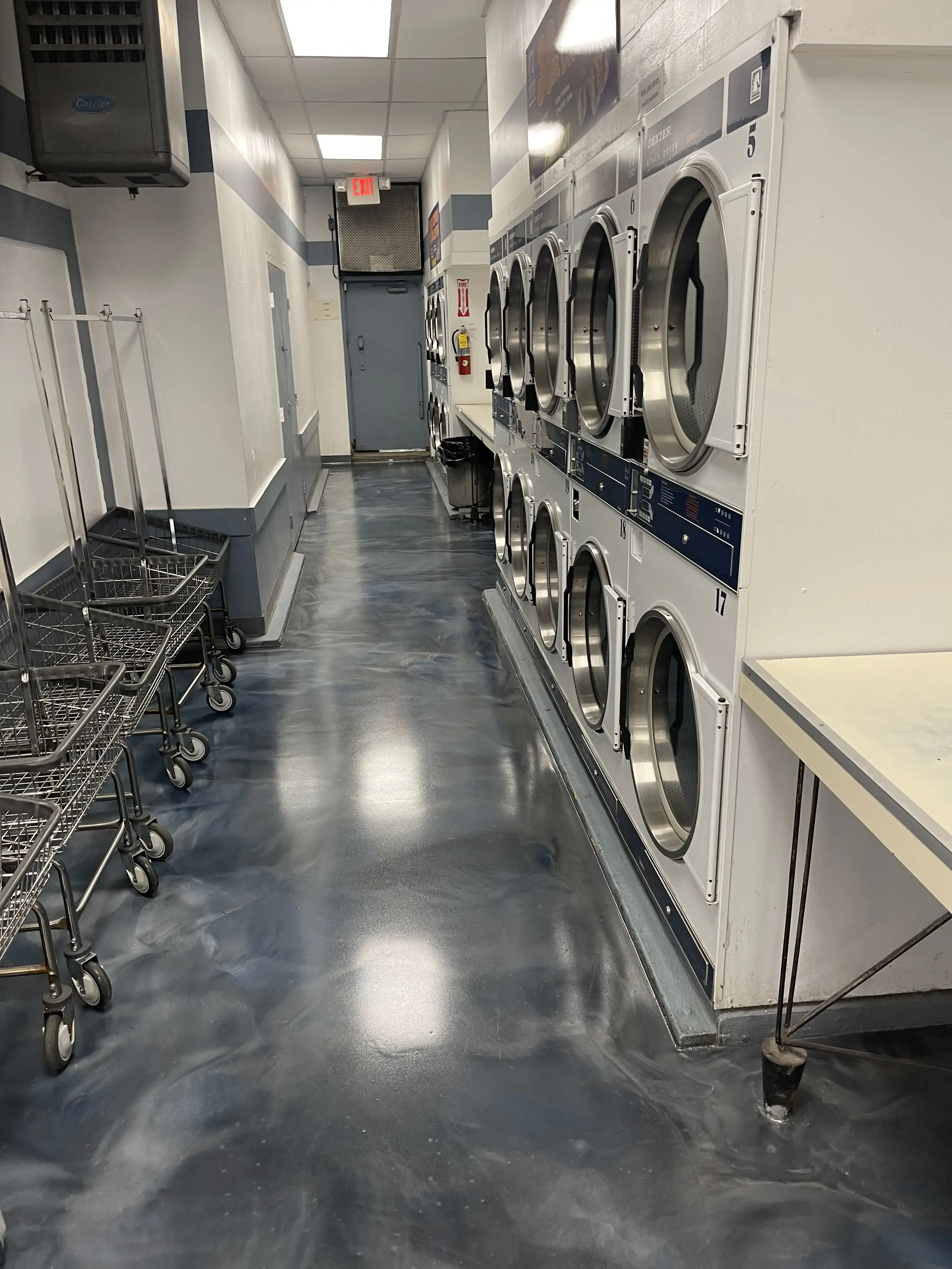 Plaza Laundry - Image 13
