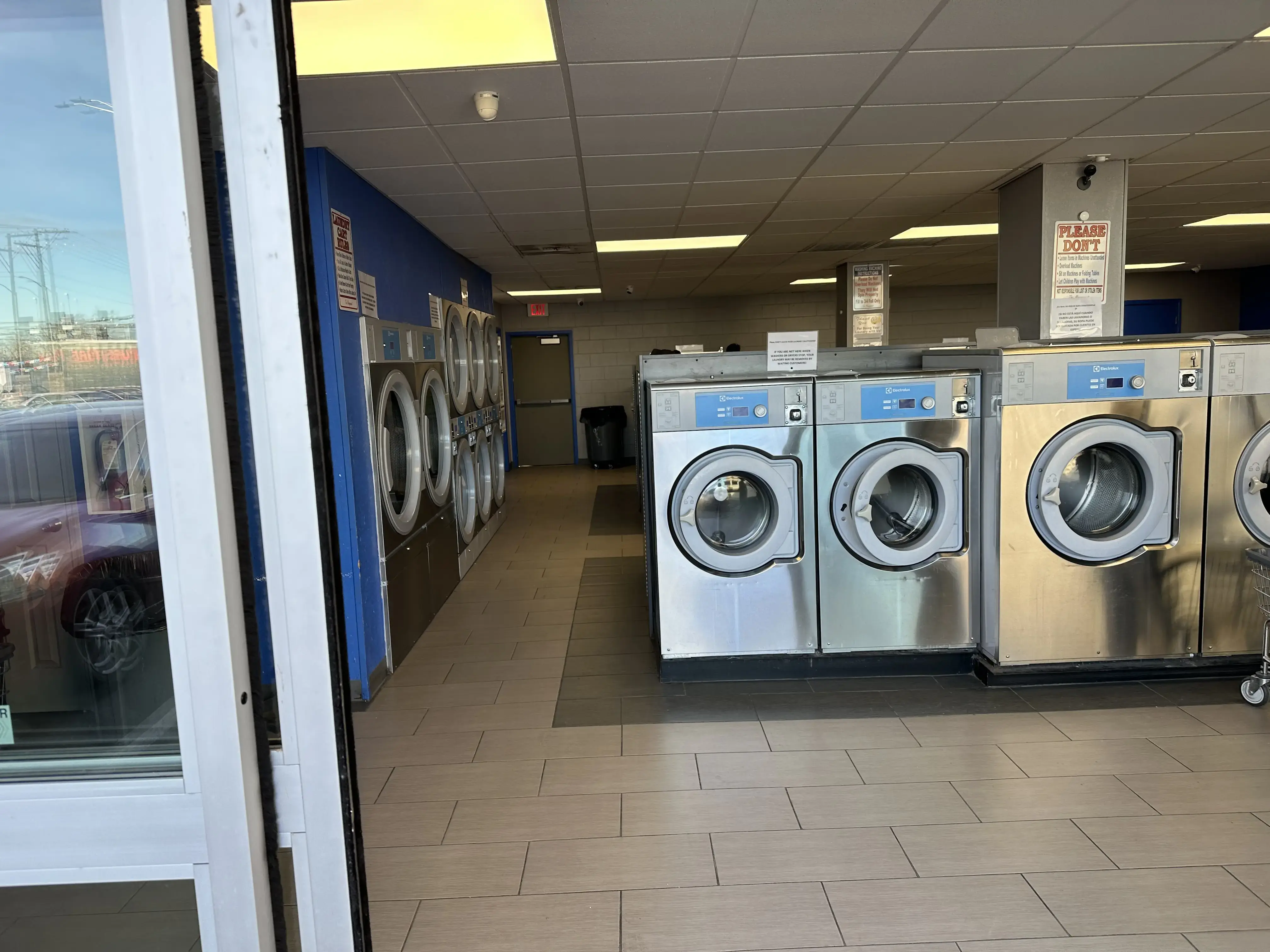Plaza Laundry thumbnail 1