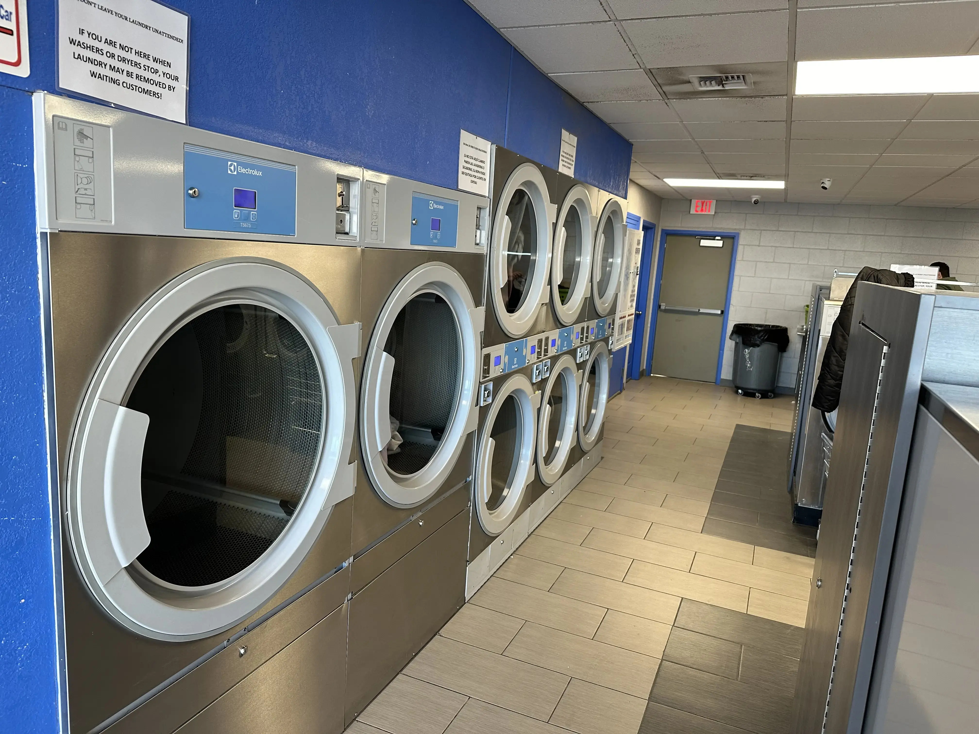 Plaza Laundry thumbnail 5