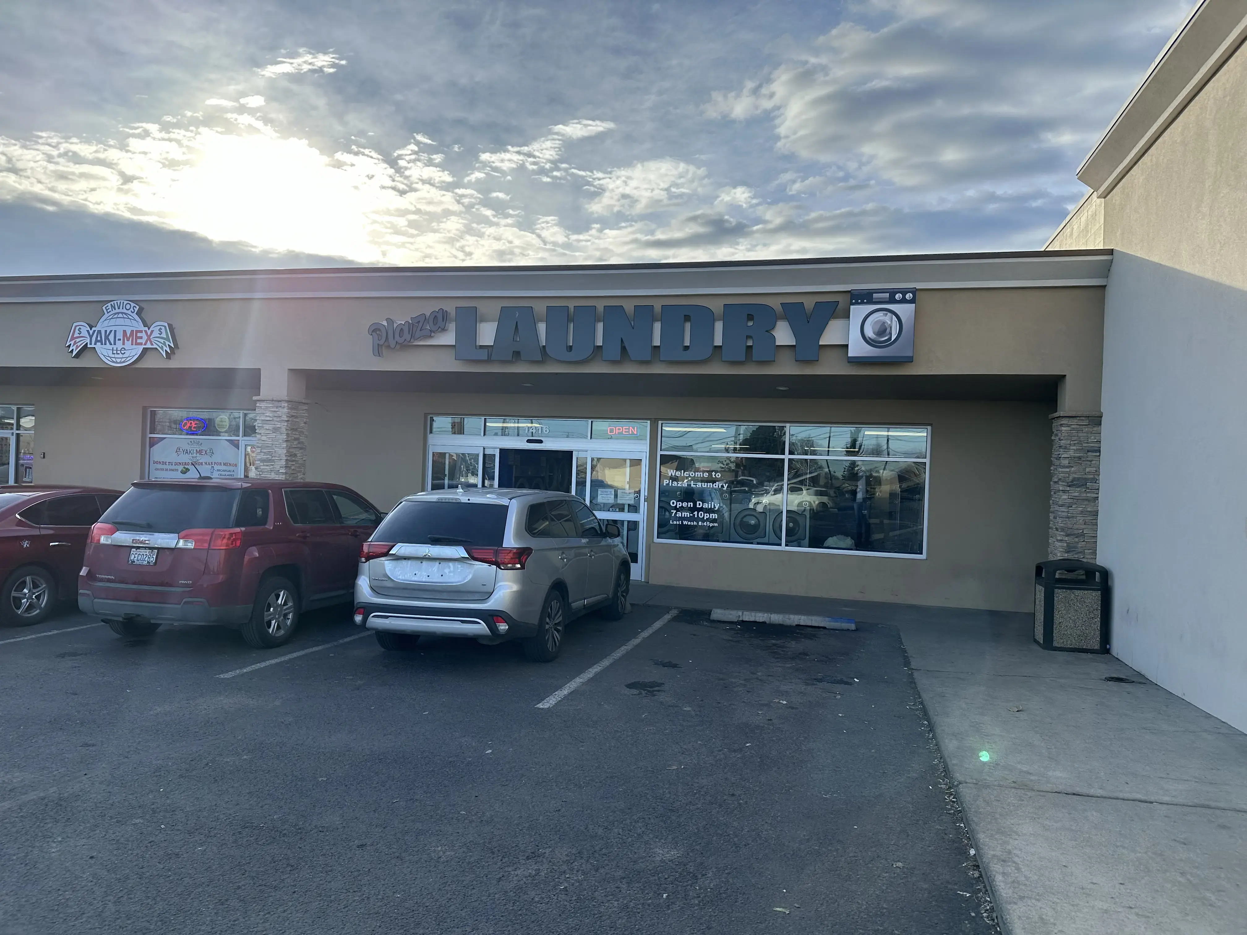 Plaza Laundry - Image 4