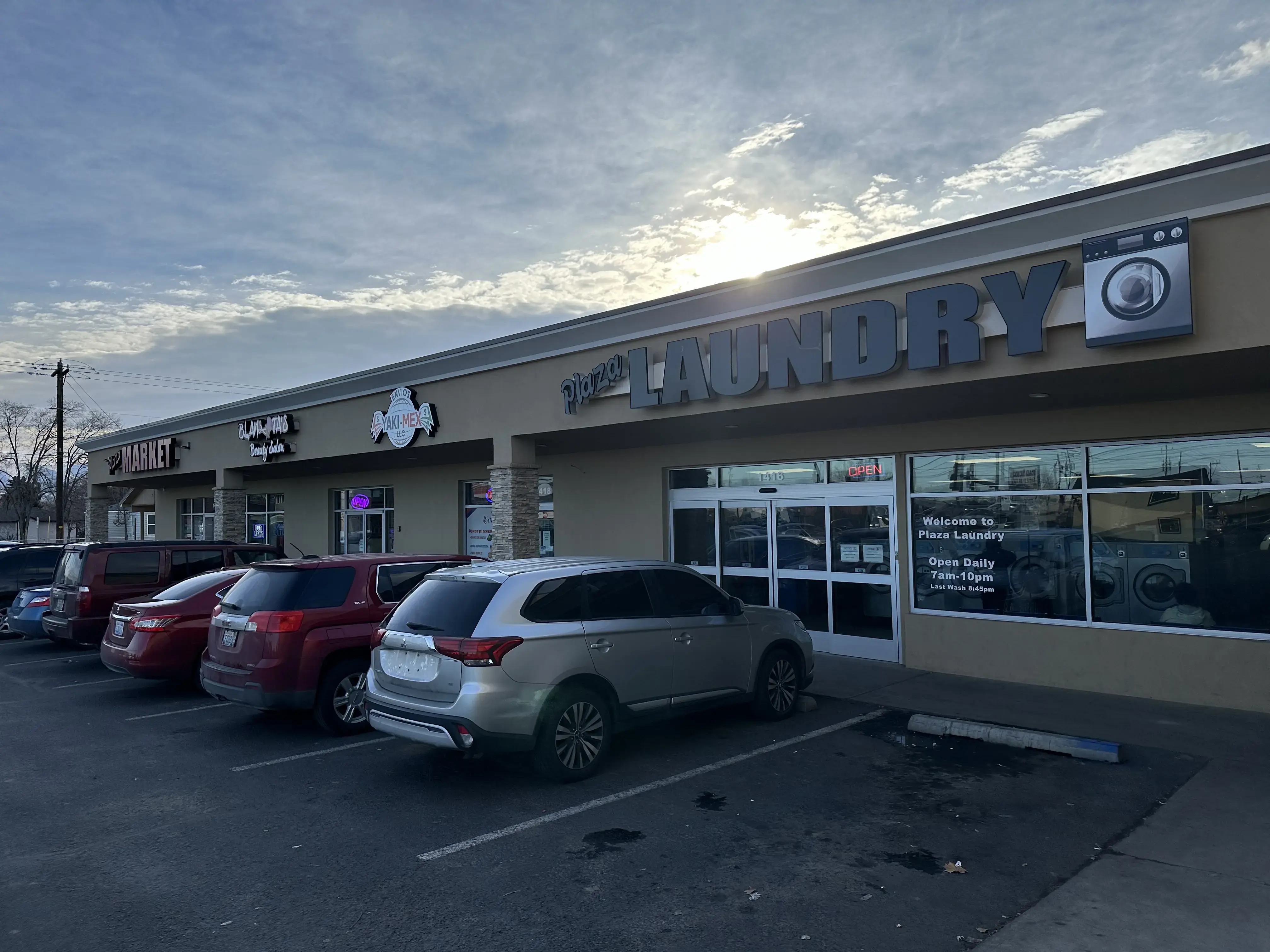 Plaza Laundry - Image 2