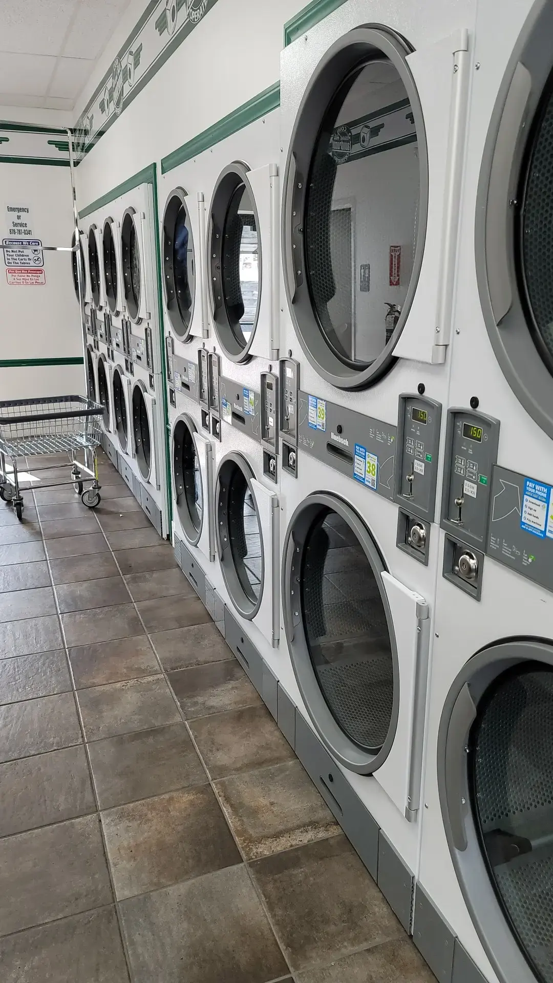 Pleasant Hills Laundromat thumbnail 19