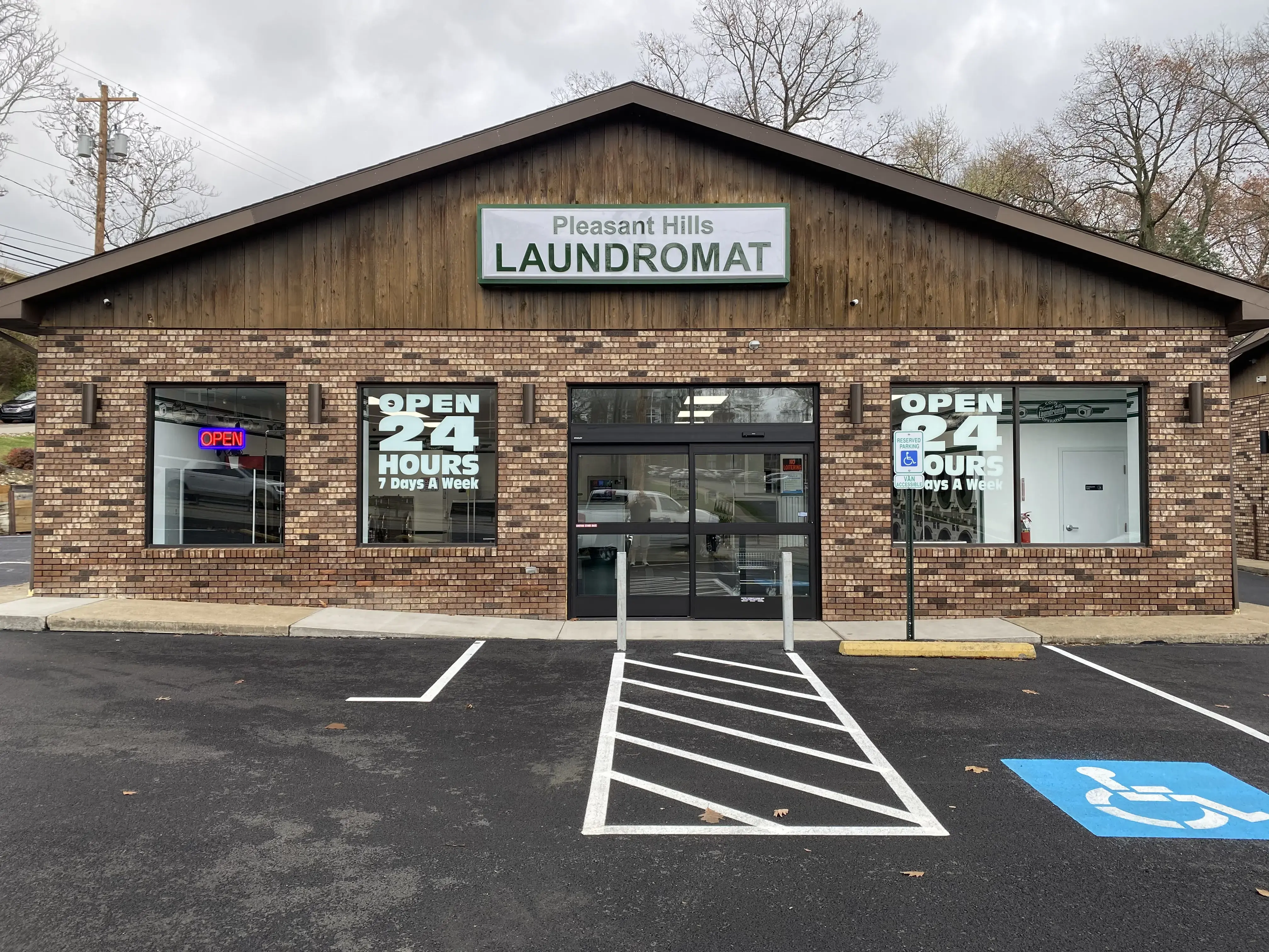 Pleasant Hills Laundromat thumbnail 15