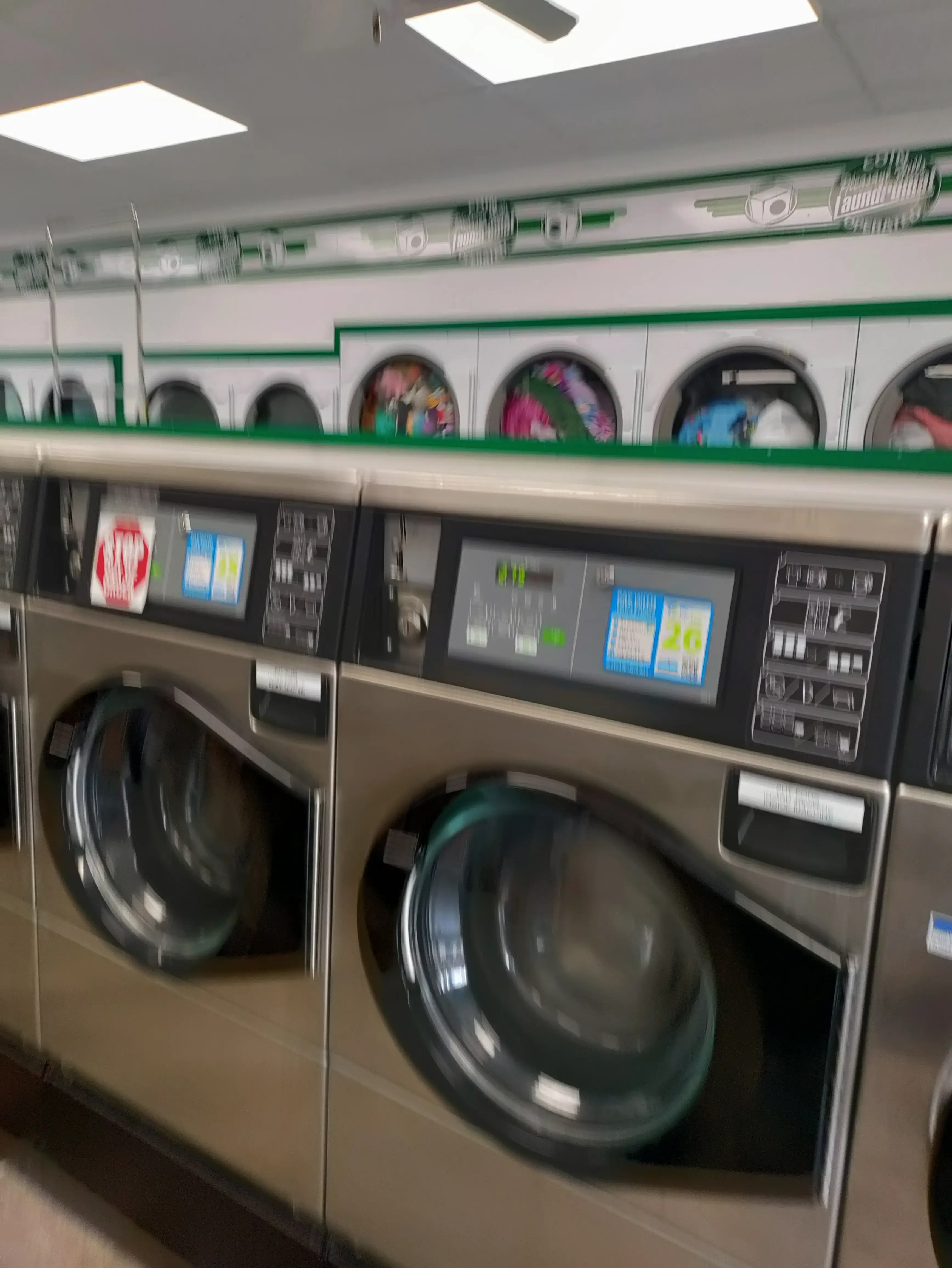 Pleasant Hills Laundromat thumbnail 17